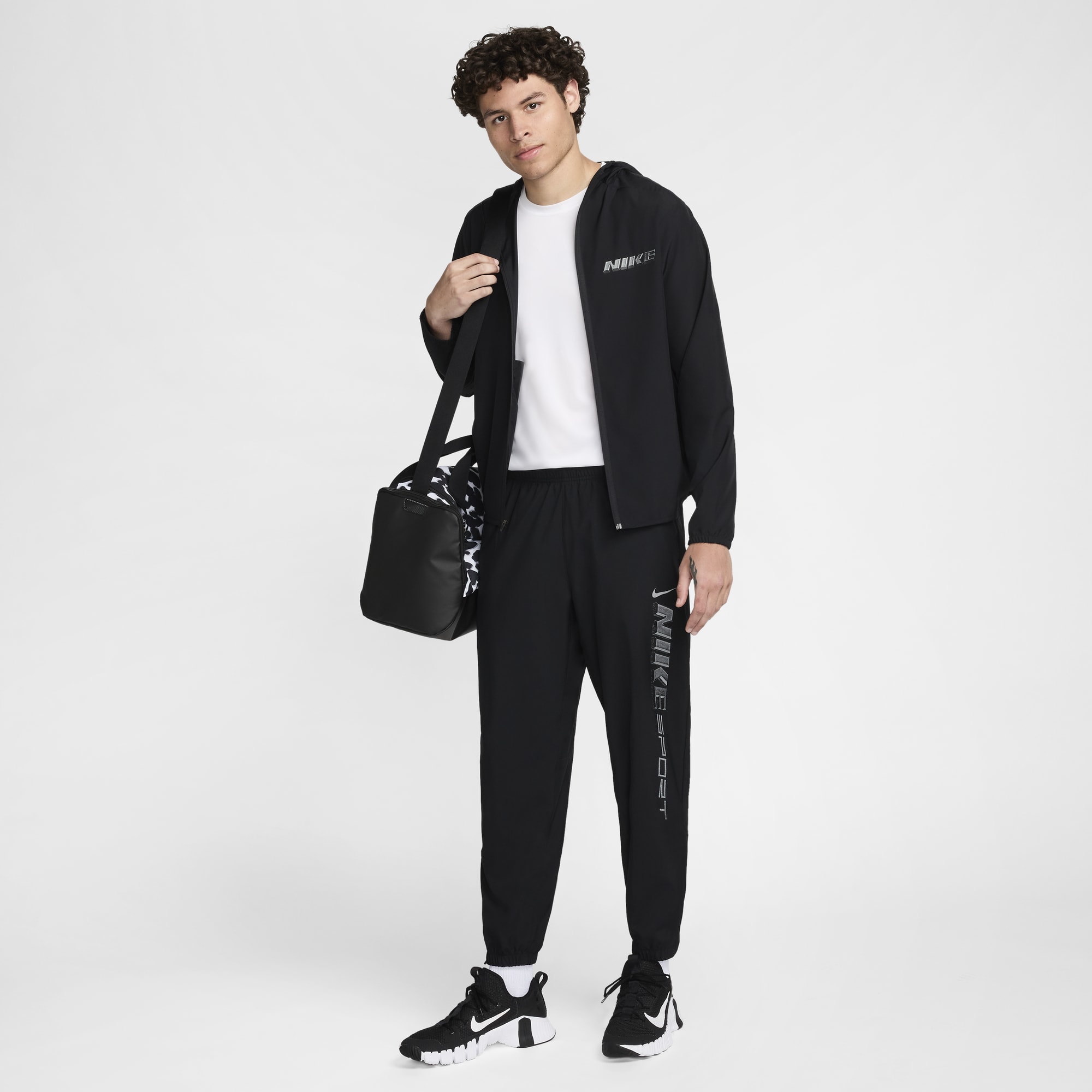 МУЖСКАЯ ВЕТРОВКА NIKE M NK DF FORM GFX JKT HD (FV9768-010)