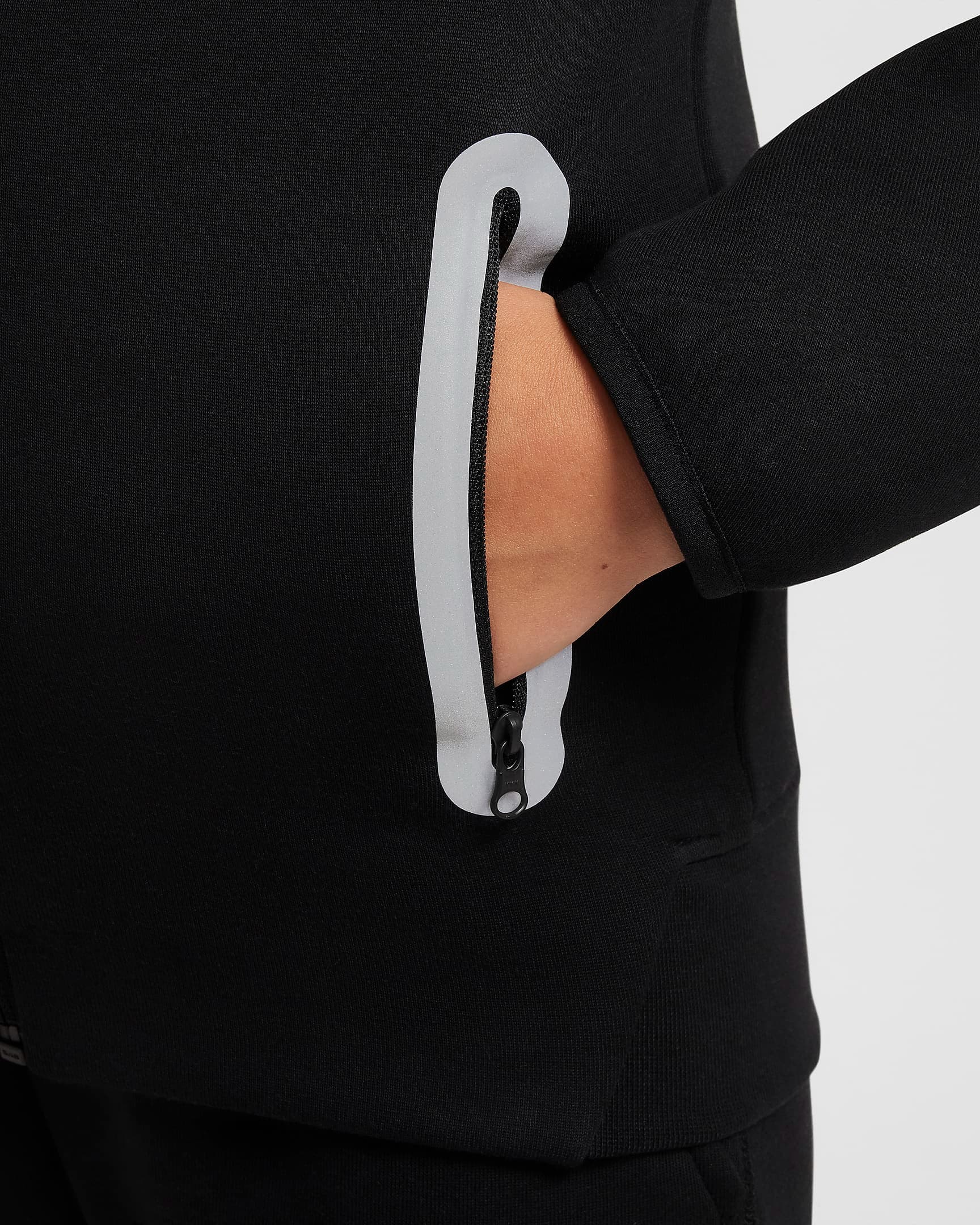 TEEN NIKE NSW TCH FLC SSNL TF+ WR FZ SWEATSHIRT (FZ5433-010)