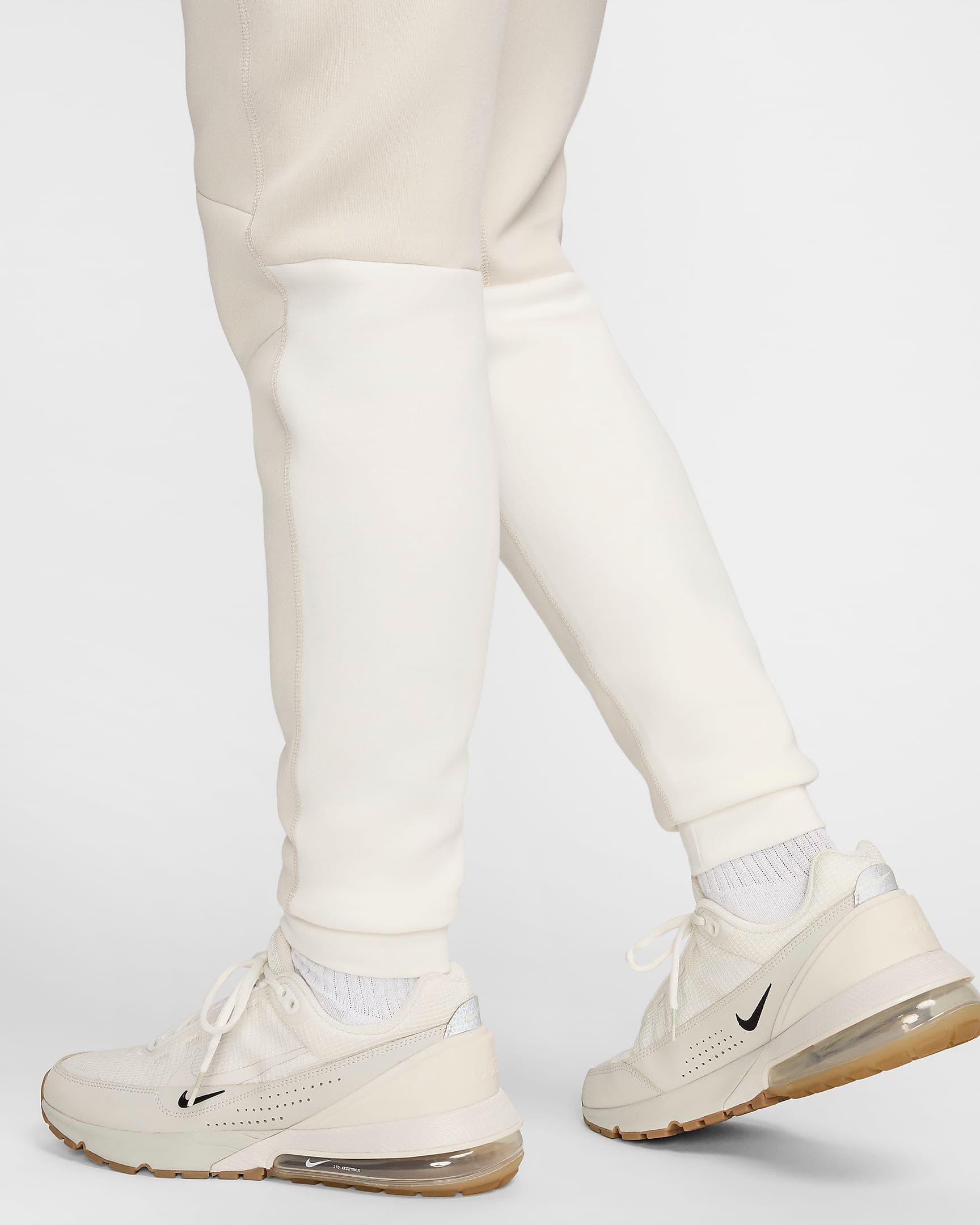 МУЖСКИЕ ШТАНЫ NIKE TCH FLC JGGR (FB8002-104)