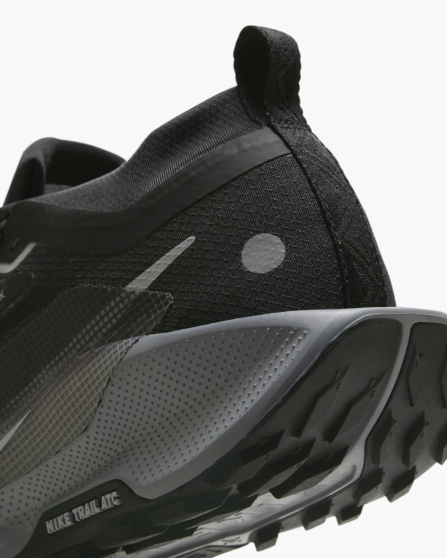 WOMEN'S PEGASUS TRAIL 5 GTX SNEAKERS (FQ0912-001)