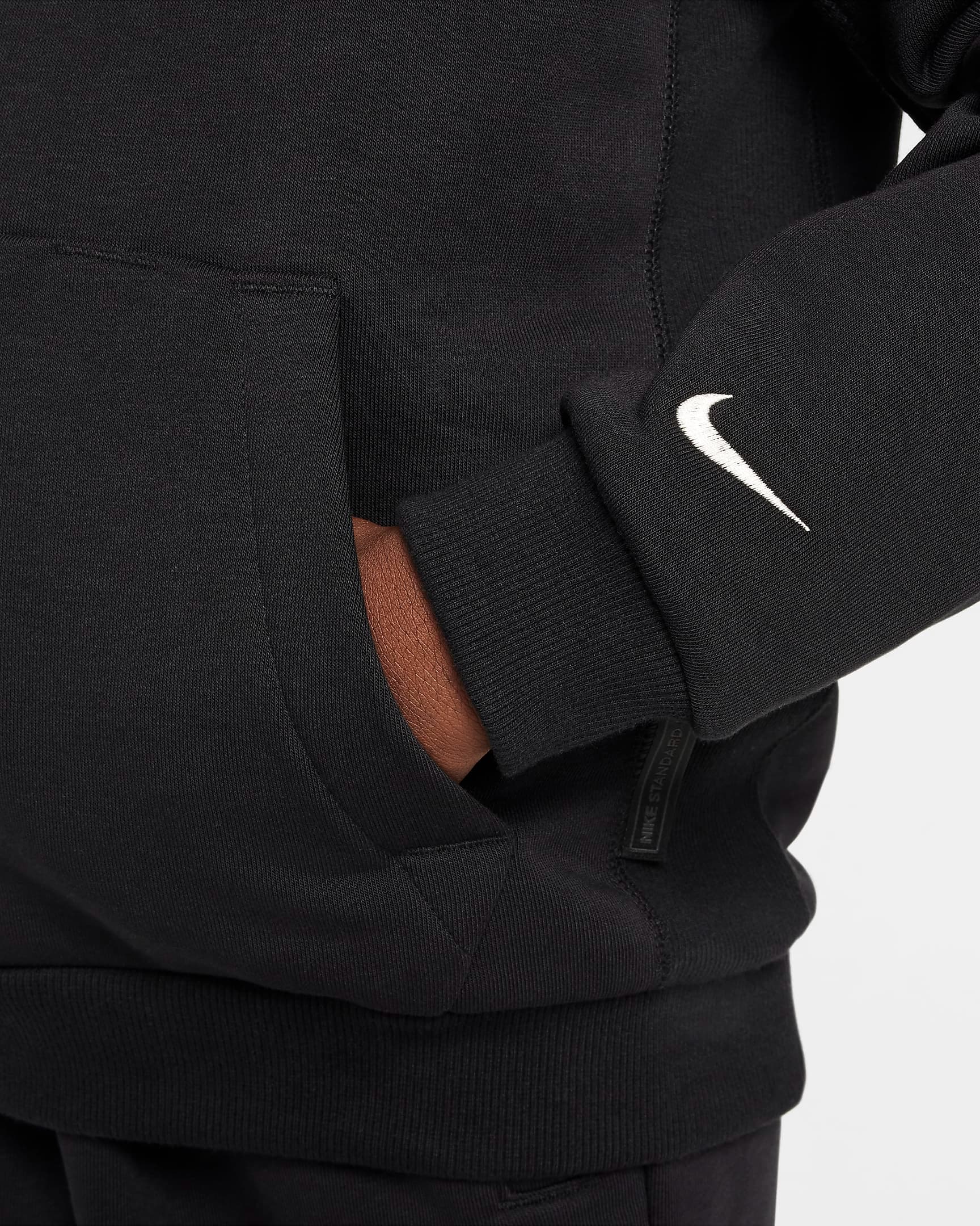 TEEN NIKE LBJ K NK DF STD ISSUE PO HDY SWEATSHIRT (HF4264-010)