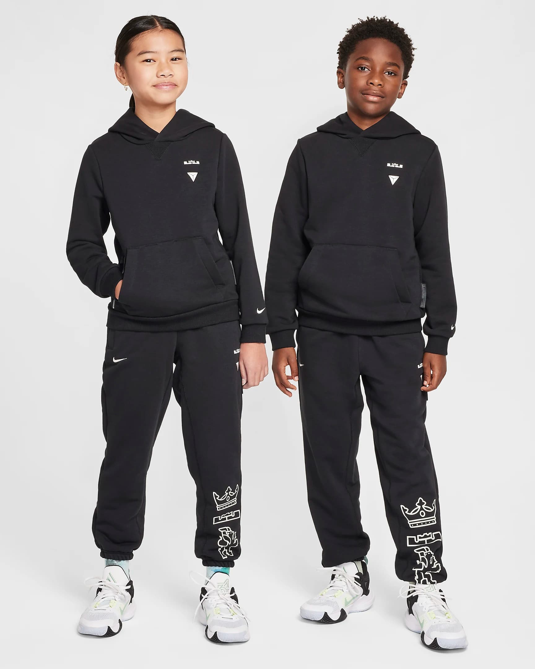 TEEN NIKE LBJ K NK DF STD ISSUE PO HDY SWEATSHIRT (HF4264-010)