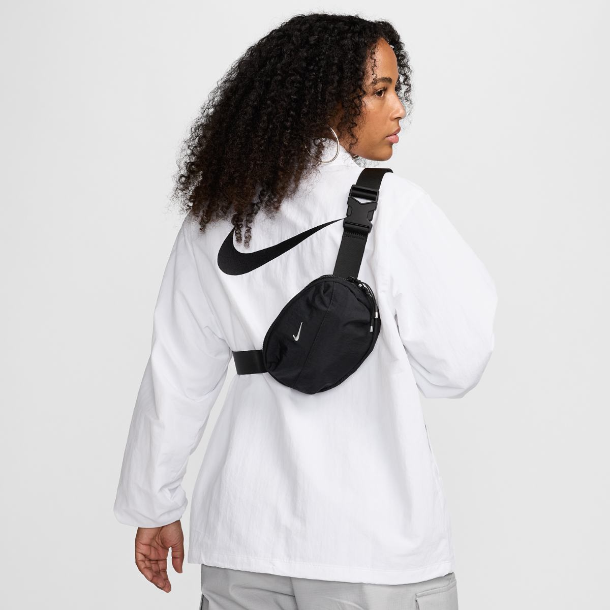 СУМКА УНИСЕКС ЧЕРЕЗ ПЛЕЧО NIKE AURA WAISTPACK (HM6120-010)