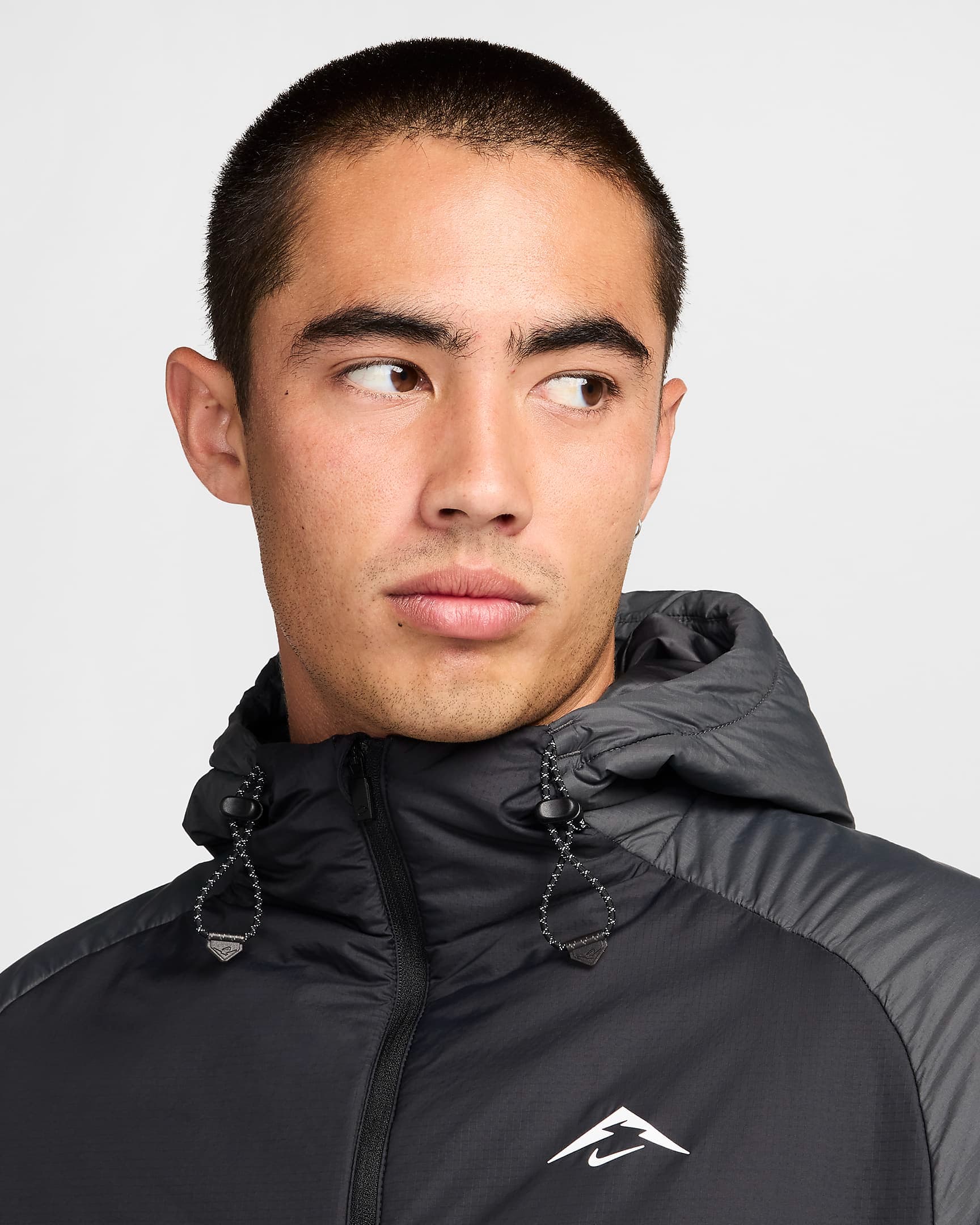 МУЖСКАЯ КУРТКА NIKE TRAIL THFIT PRIMALOFT TRAIL JKT (FZ0003-010)