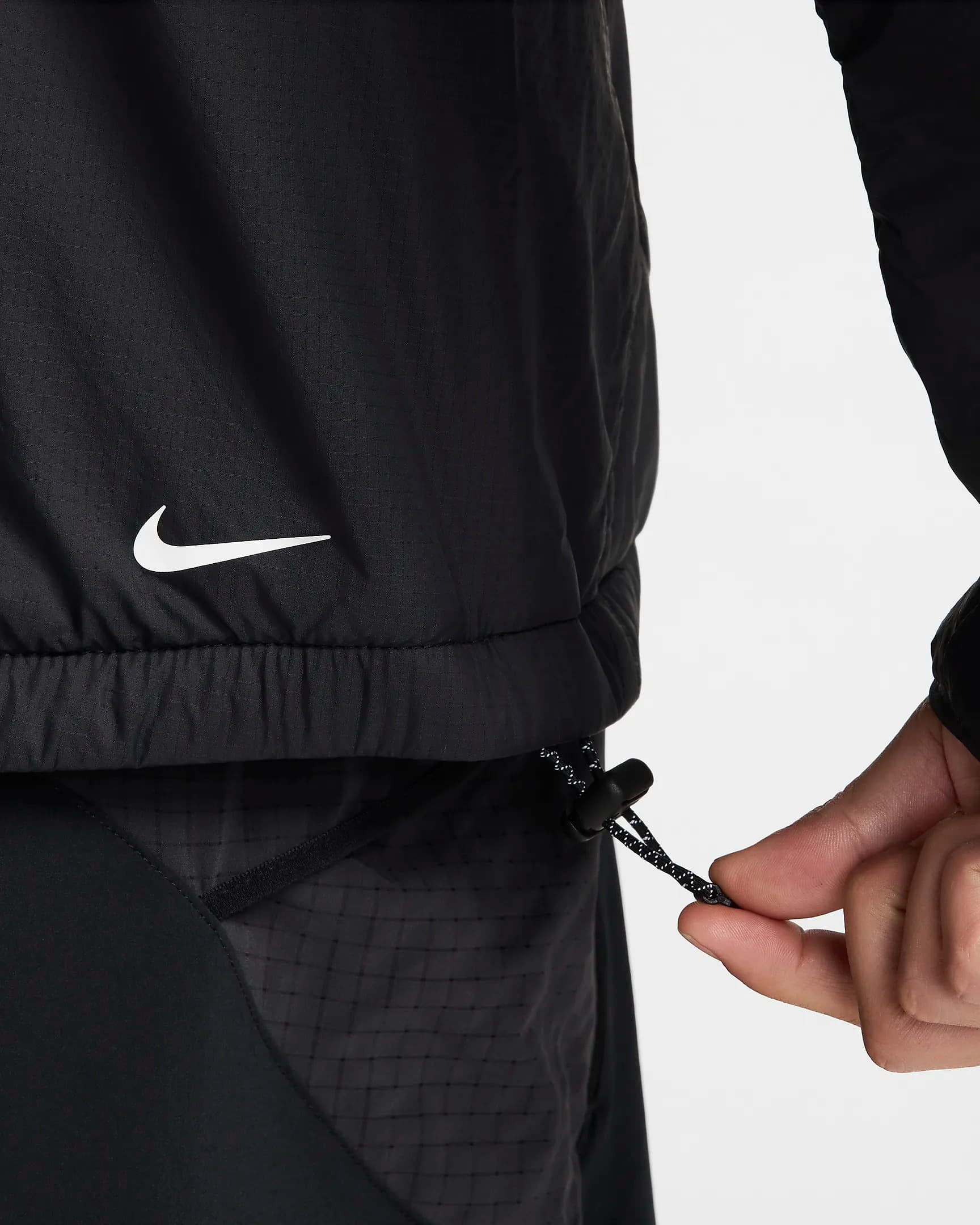 МУЖСКАЯ КУРТКА NIKE TRAIL THFIT PRIMALOFT TRAIL JKT (FZ0003-010)