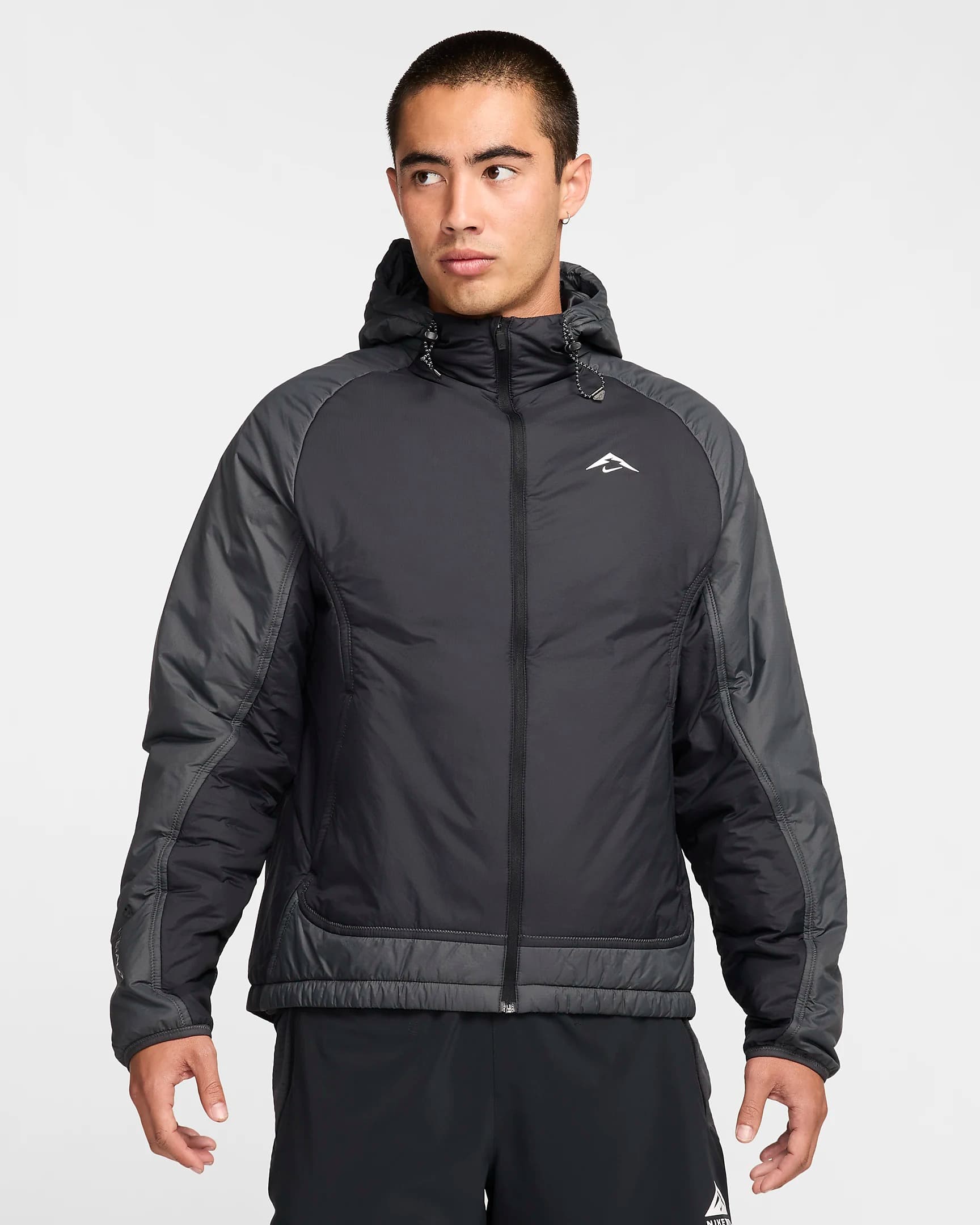 МУЖСКАЯ КУРТКА NIKE TRAIL THFIT PRIMALOFT TRAIL JKT (FZ0003-010)