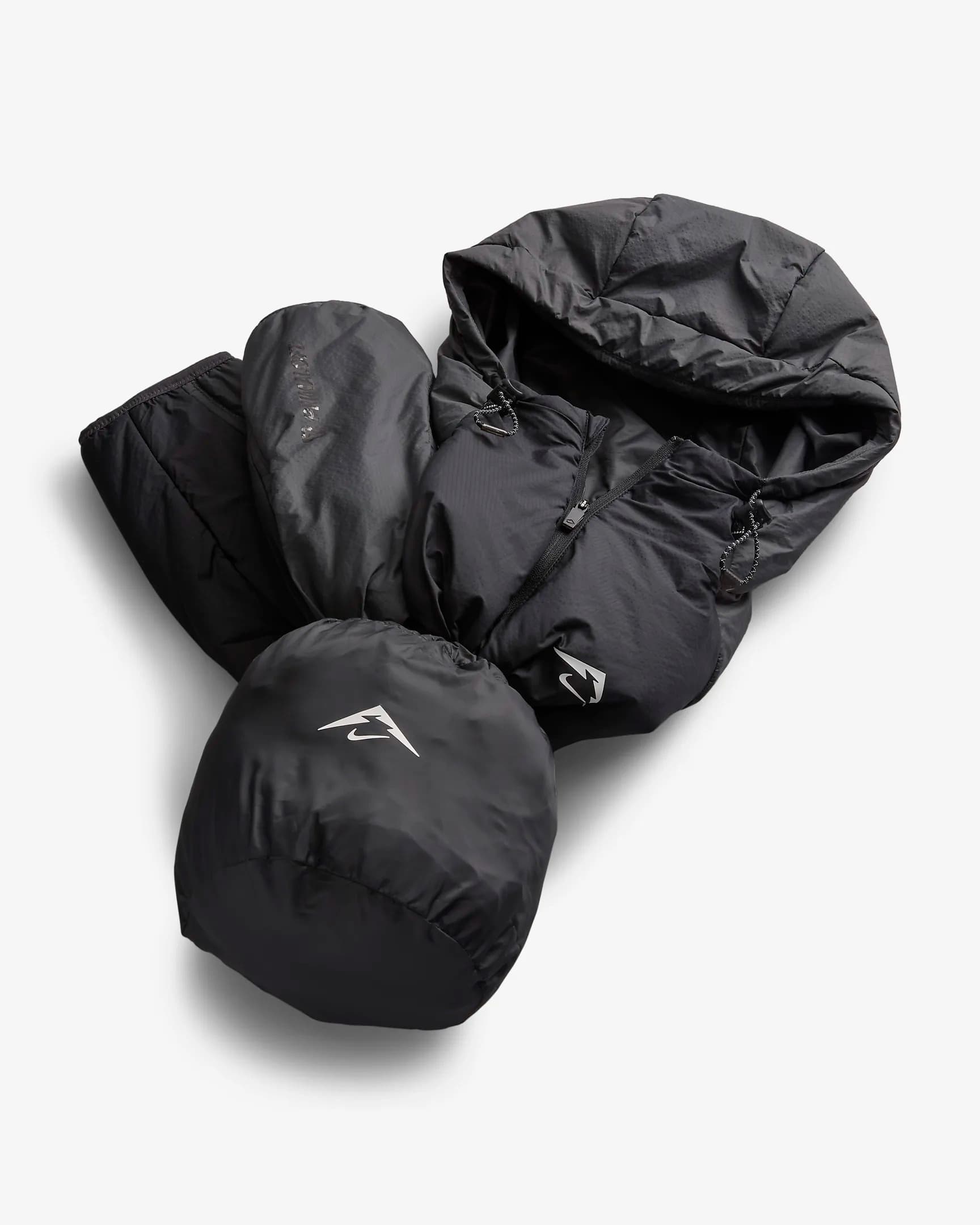 МУЖСКАЯ КУРТКА NIKE TRAIL THFIT PRIMALOFT TRAIL JKT (FZ0003-010)
