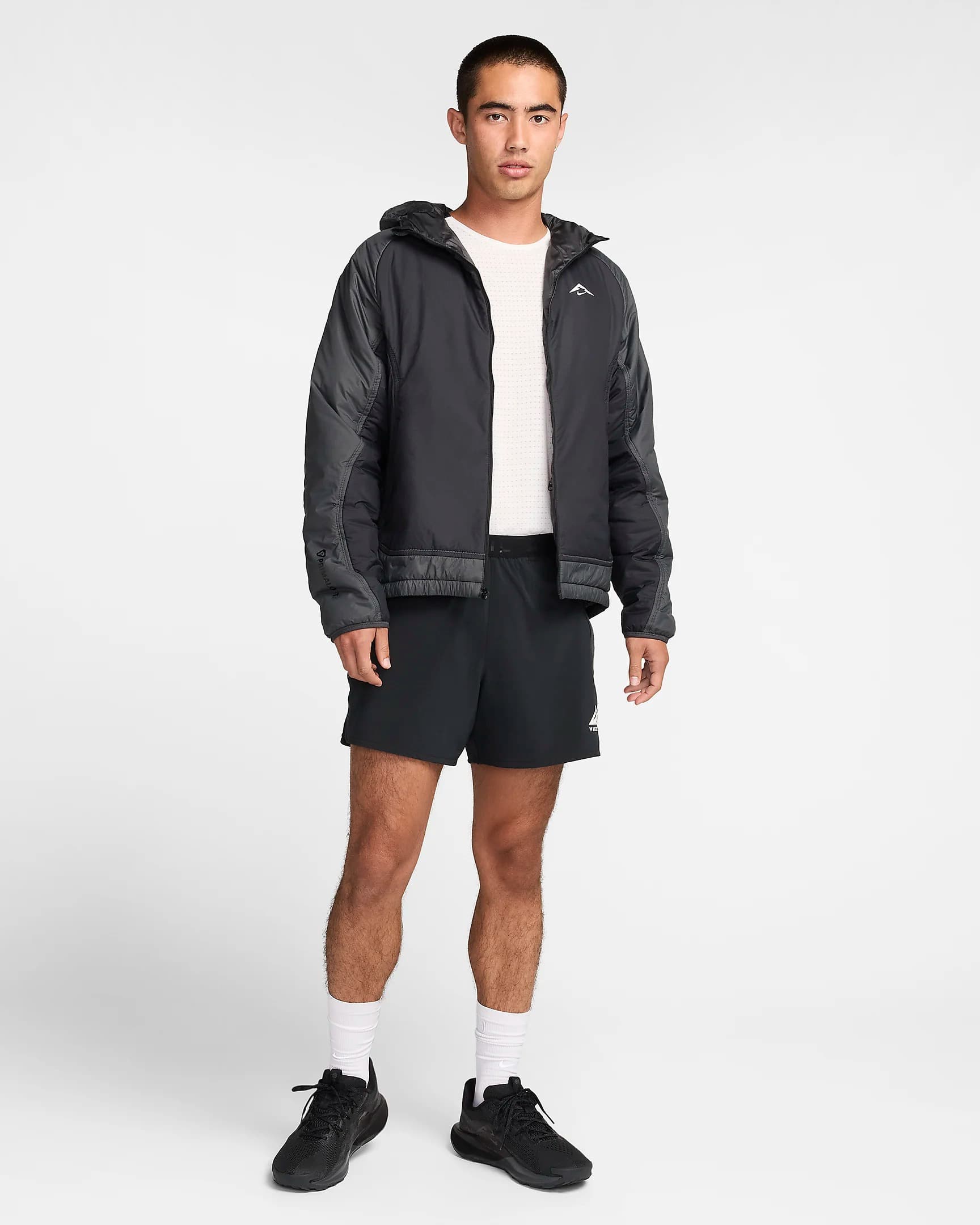 МУЖСКАЯ КУРТКА NIKE TRAIL THFIT PRIMALOFT TRAIL JKT (FZ0003-010)