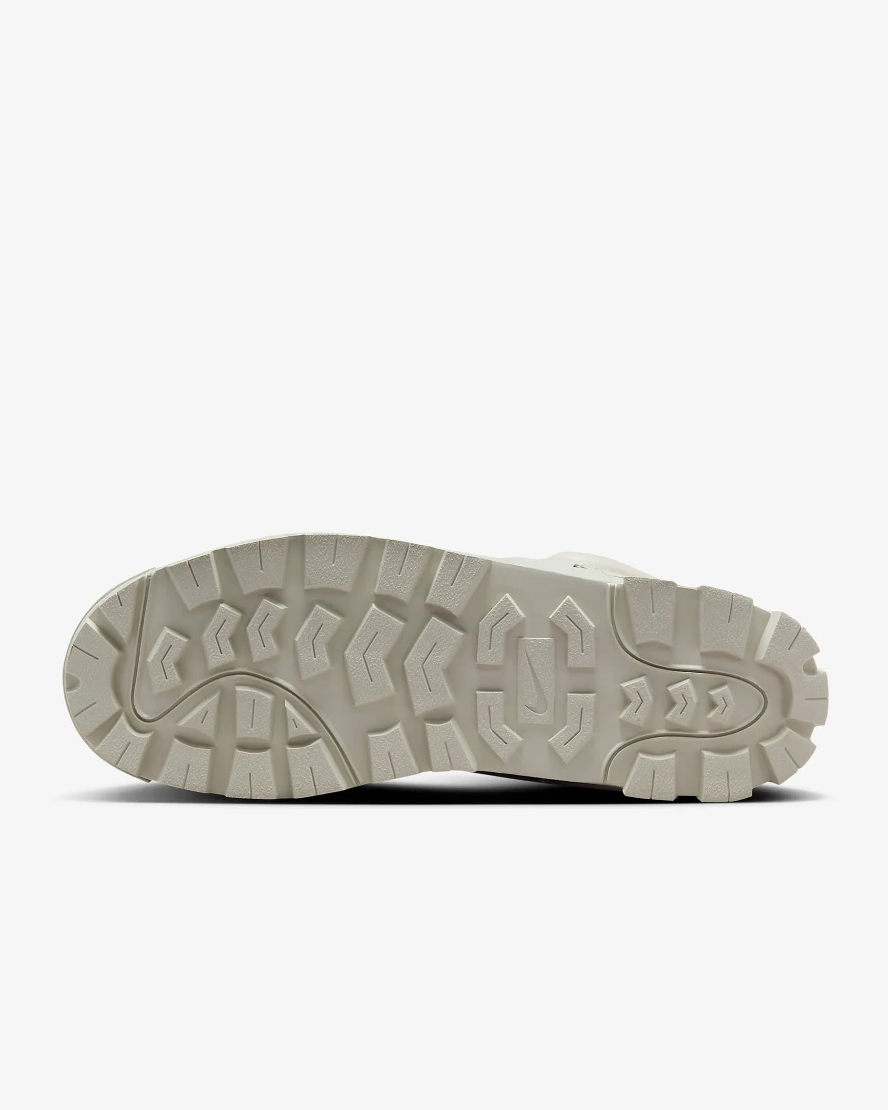 WOMEN'S NIKE CITY CLASSIC BOOT PRM WP (FZ8629-100)