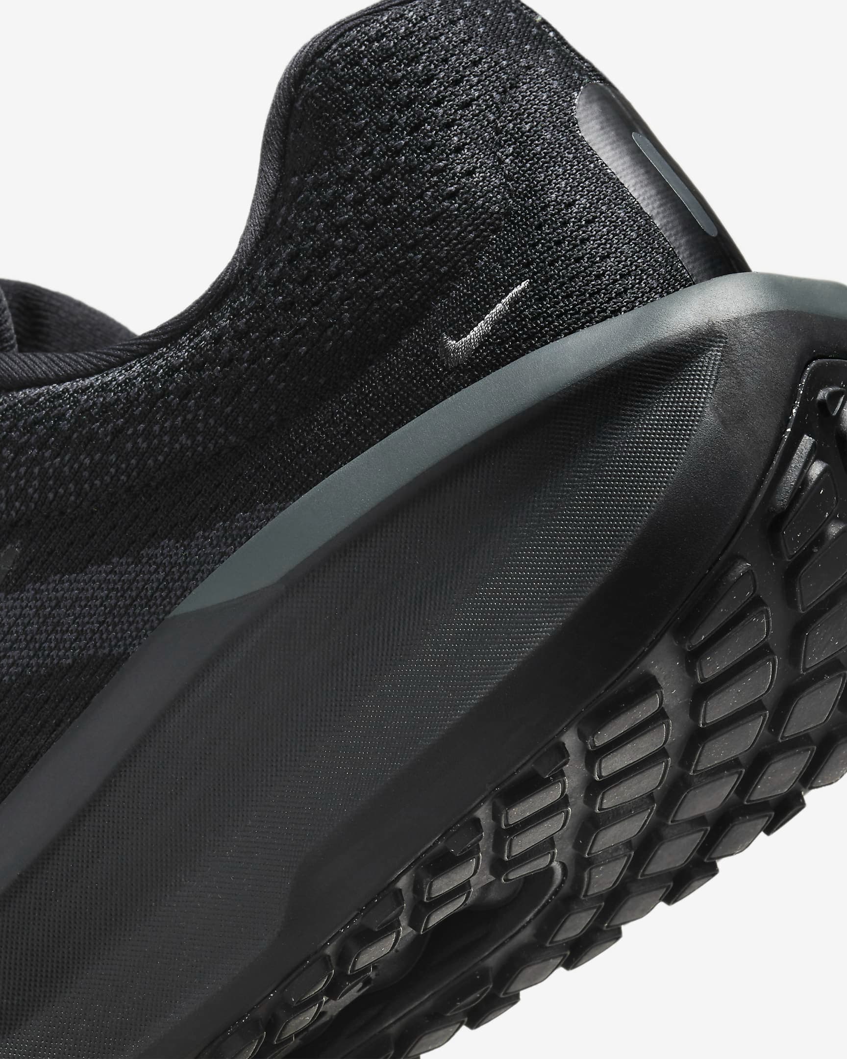 МУЖСКИЕ КРОССОВКИ NIKE AIR WINFLO 11 (FJ9509-002)