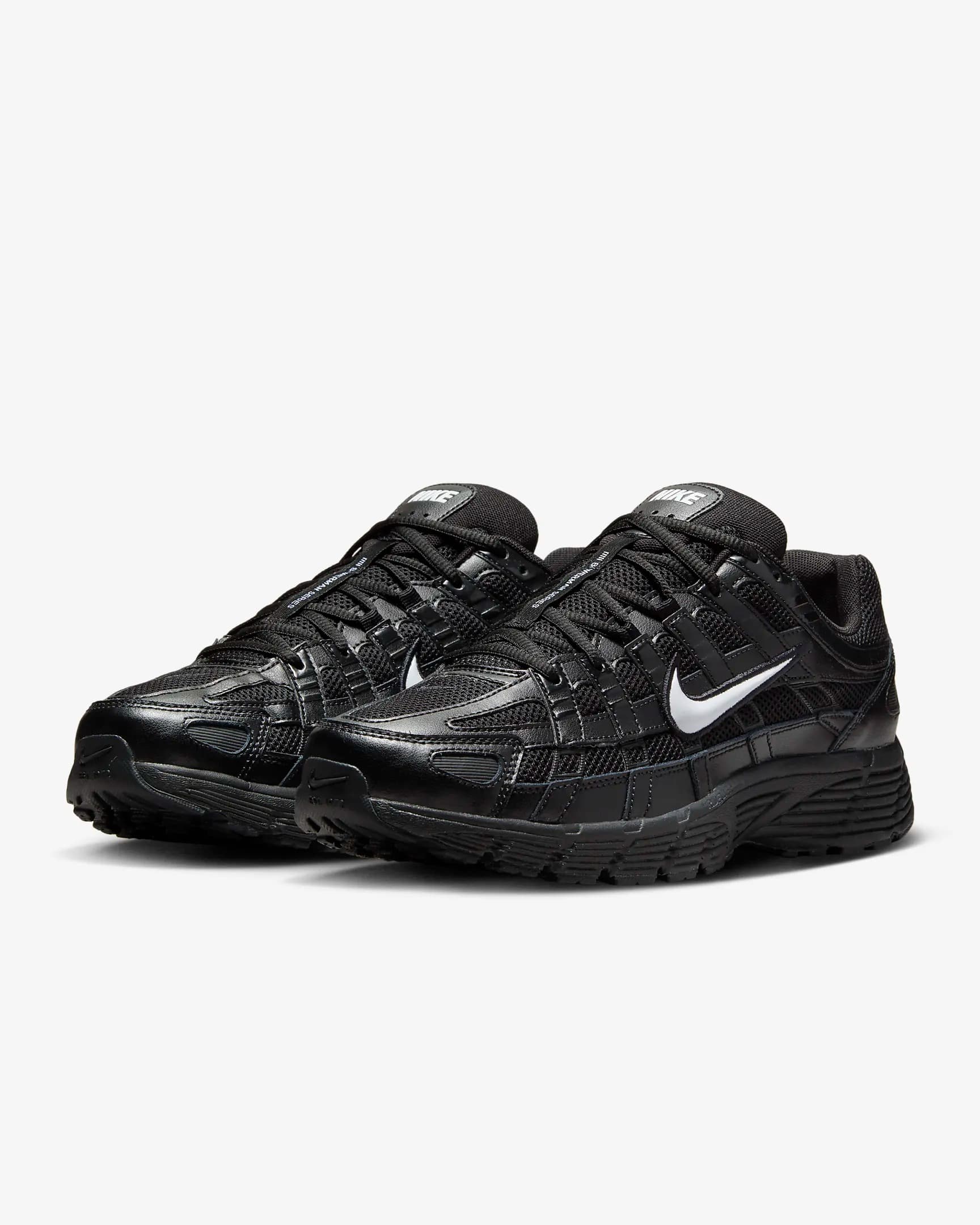 ЧОЛОВІЧІ КРОСІВКИ NIKE P-6000 (HF1052-010)