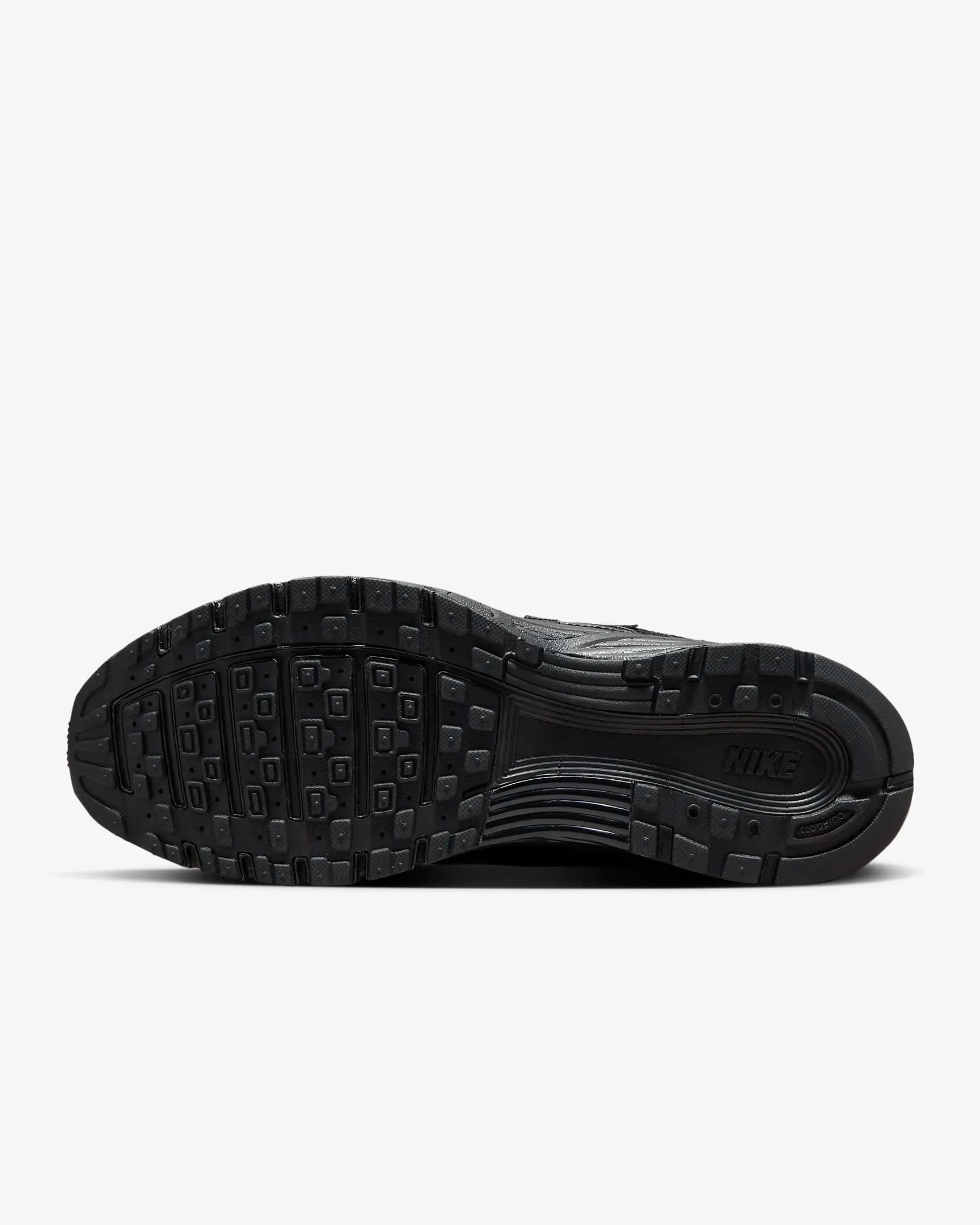 МУЖСКИЕ КРОССОВКИ NIKE P-6000 (HF1052-010)