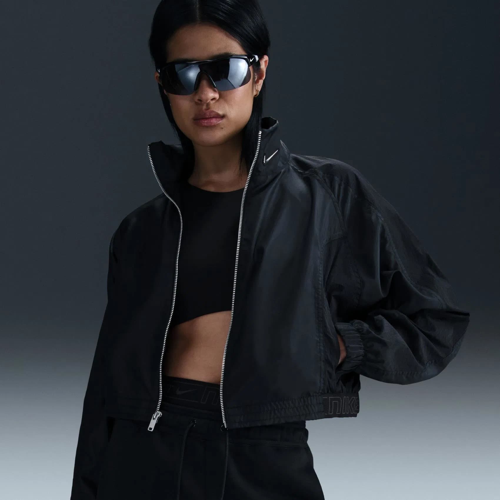WOMEN'S WINDBREAKER NIKE NSW JKT WVN STREET GLS (HV6523-010)