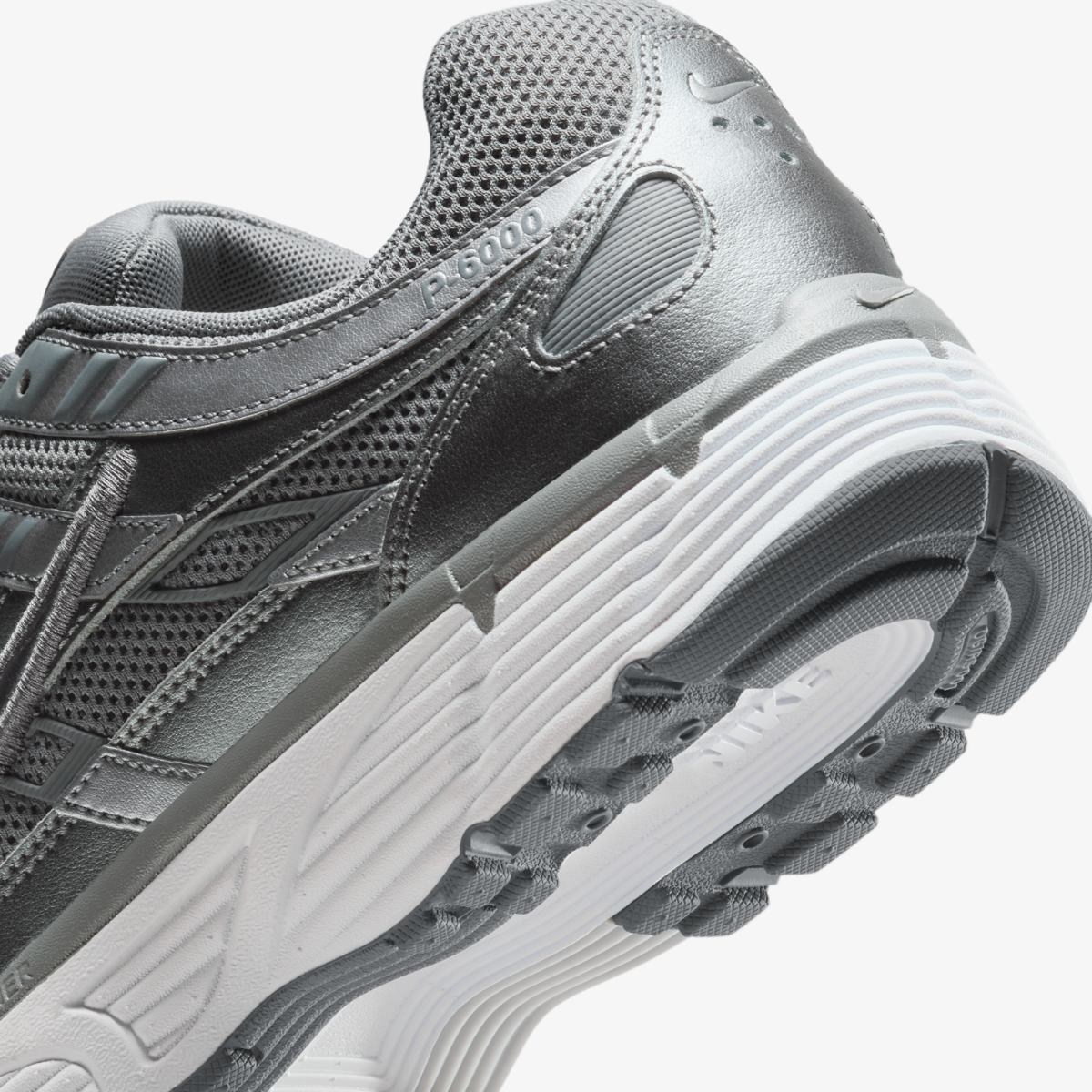 МУЖСКИЕ КРОССОВКИ NIKE P-6000 (CD6404-023)