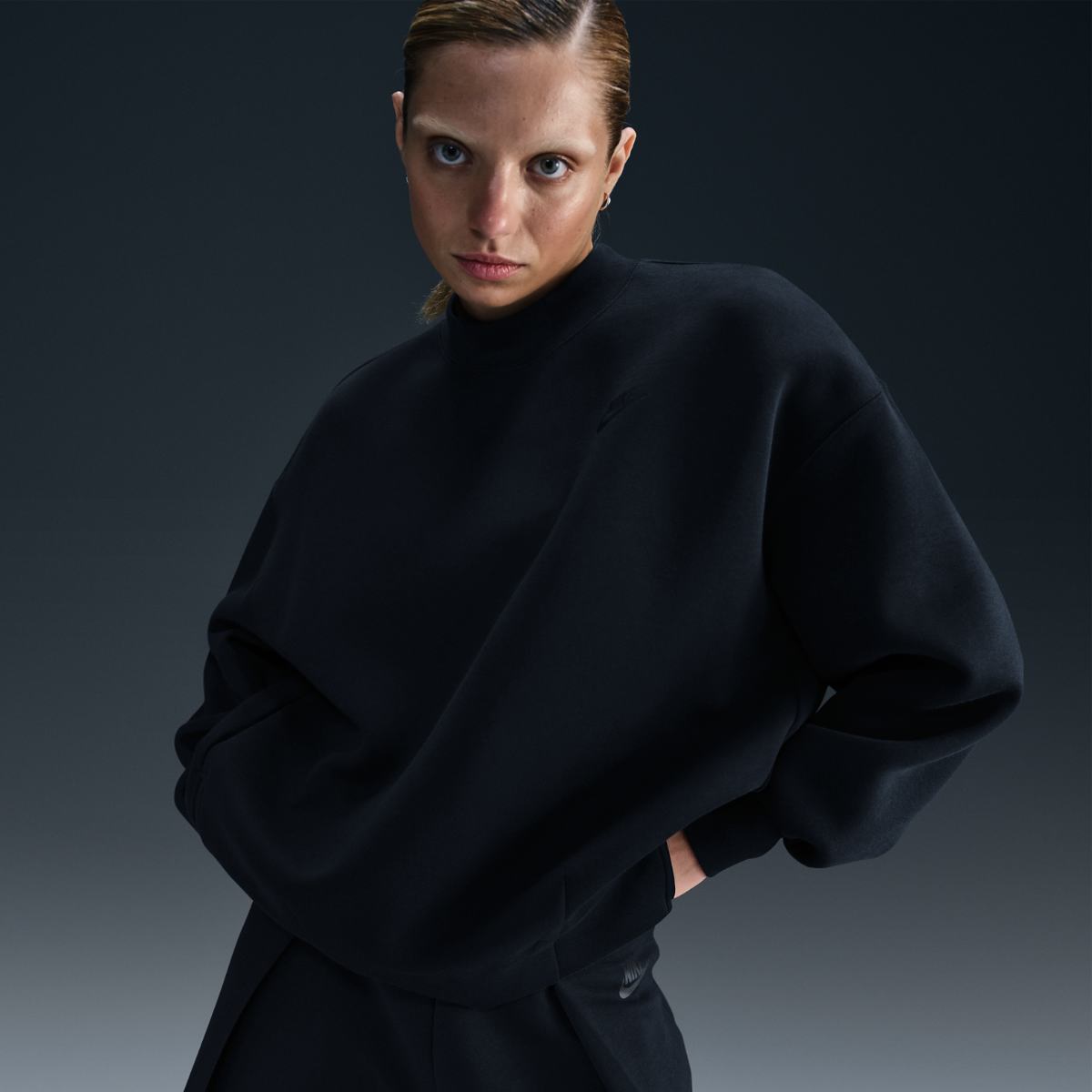 WOMEN'S NIKE NSW TCH FLC OS CREW SWEATSHIRT (FV8041-010)