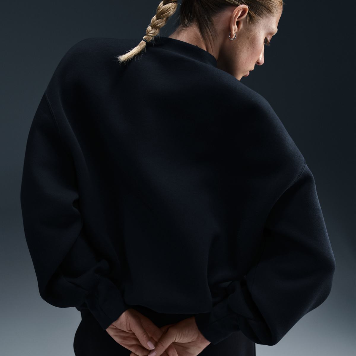 WOMEN'S NIKE NSW TCH FLC OS CREW SWEATSHIRT (FV8041-010)