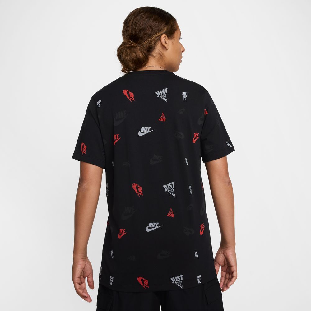 ЧОЛОВІЧА ФУТБОЛКА NIKE NSW TEE 12MO AOP SP25 (HJ0561-010)
