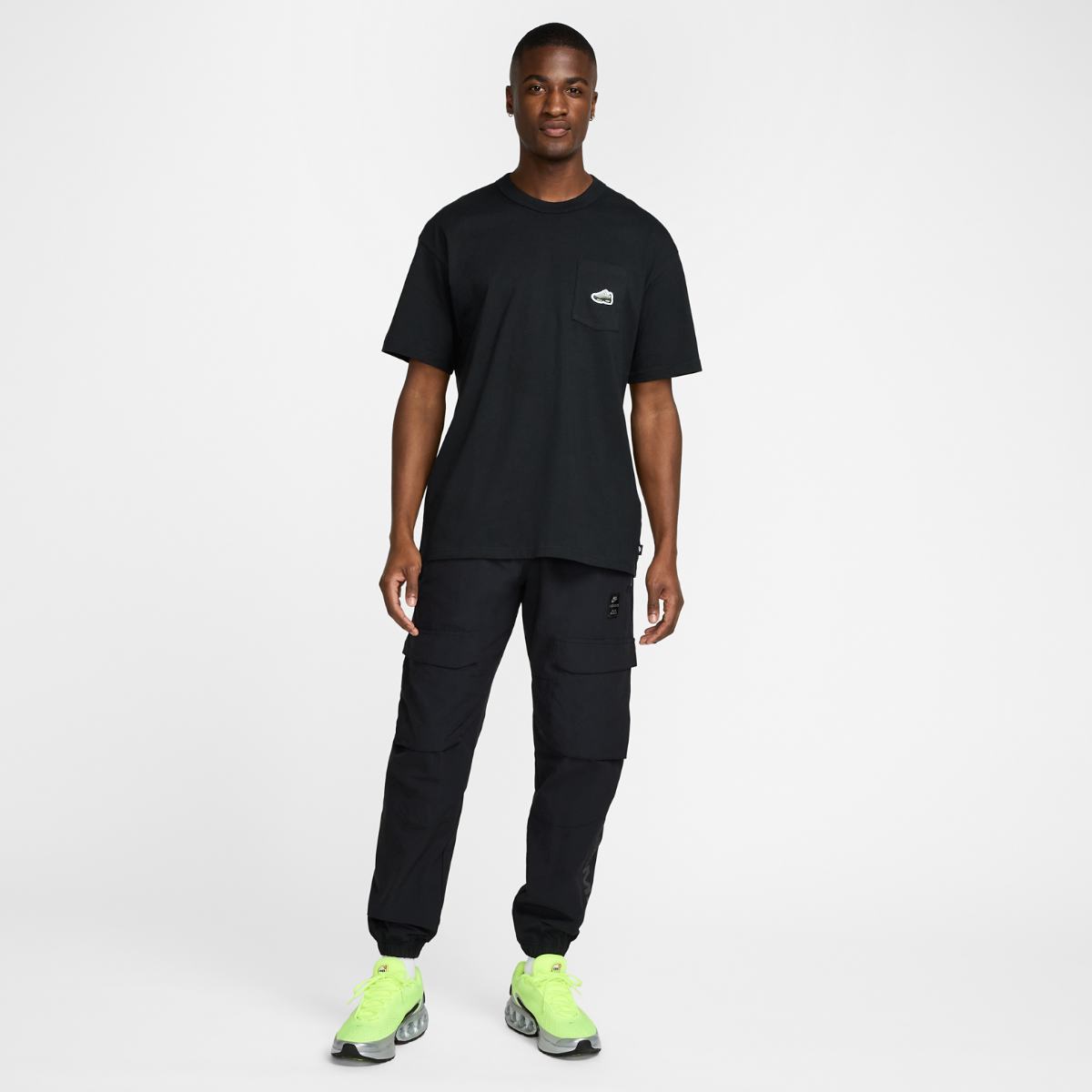 MEN'S NIKE NSW TEE M90 SNKR PATCH PKT (HJ0574-010)