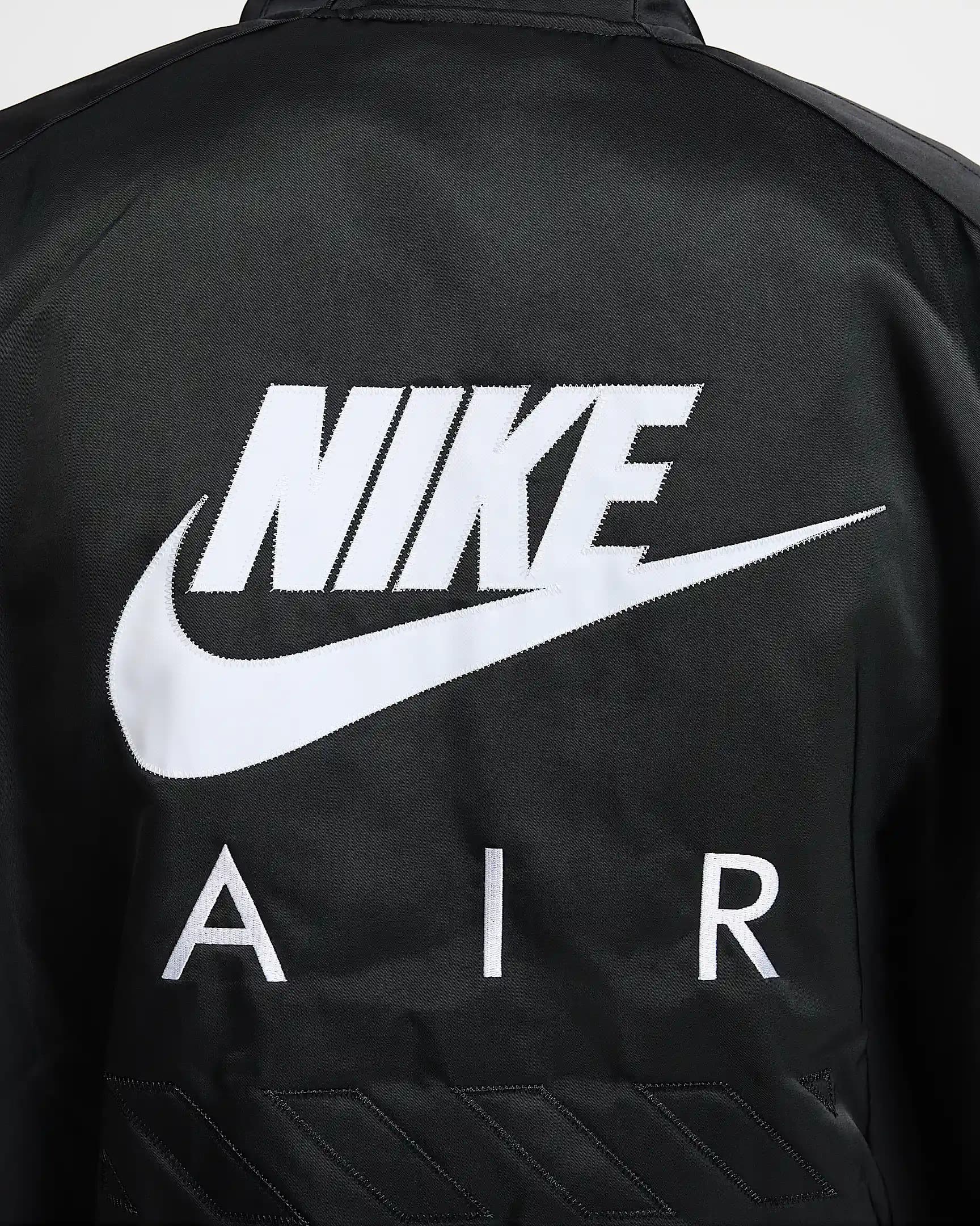 МУЖСКОЙ БОМБЕР NIKE AIR VARSITY JKT (HJ0301-010)