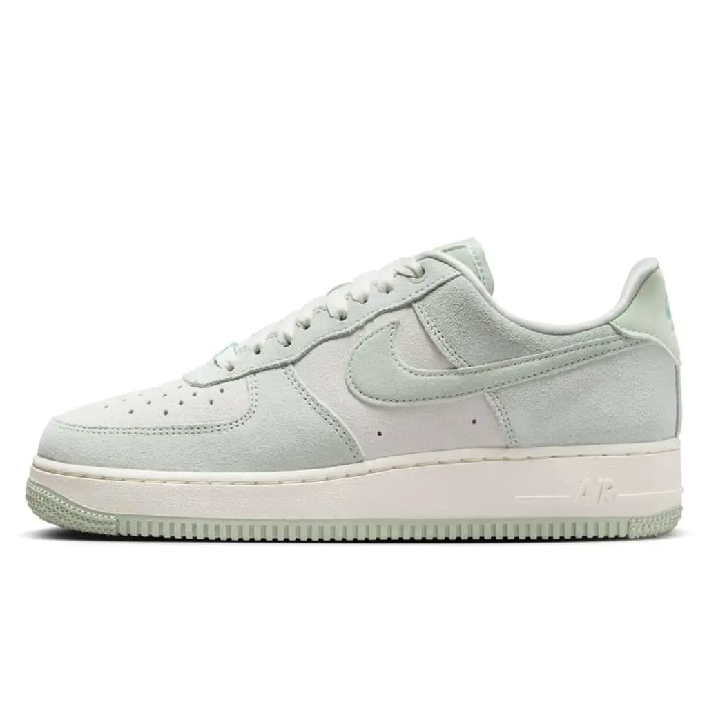 WOMEN'S SNEAKERS NIKE AIR FORCE 1 07 SE (HQ1497-099)