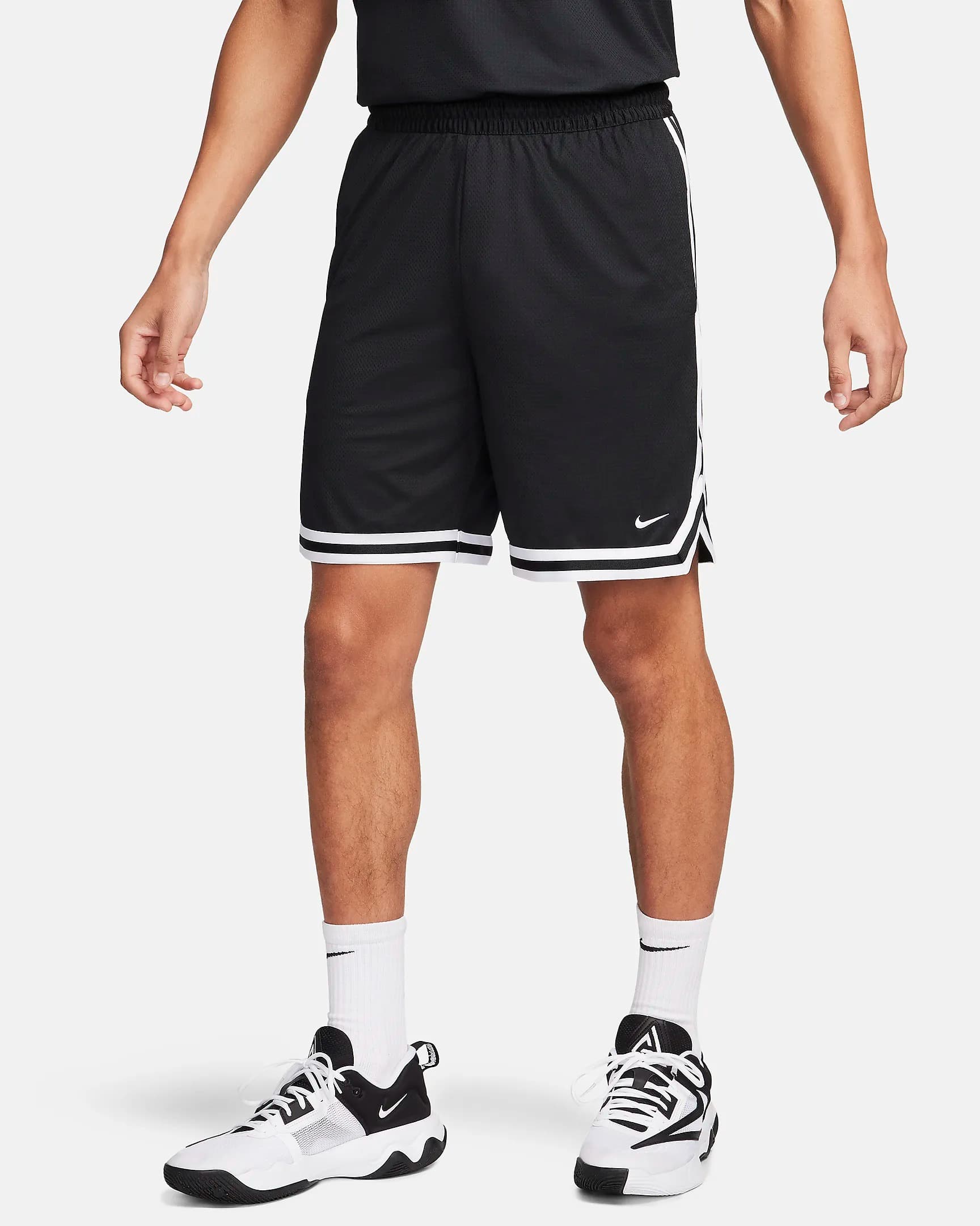 ЧОЛОВІЧІ ШОРТИ NIKE DF DNA 8IN SHORT (FN2651-010)