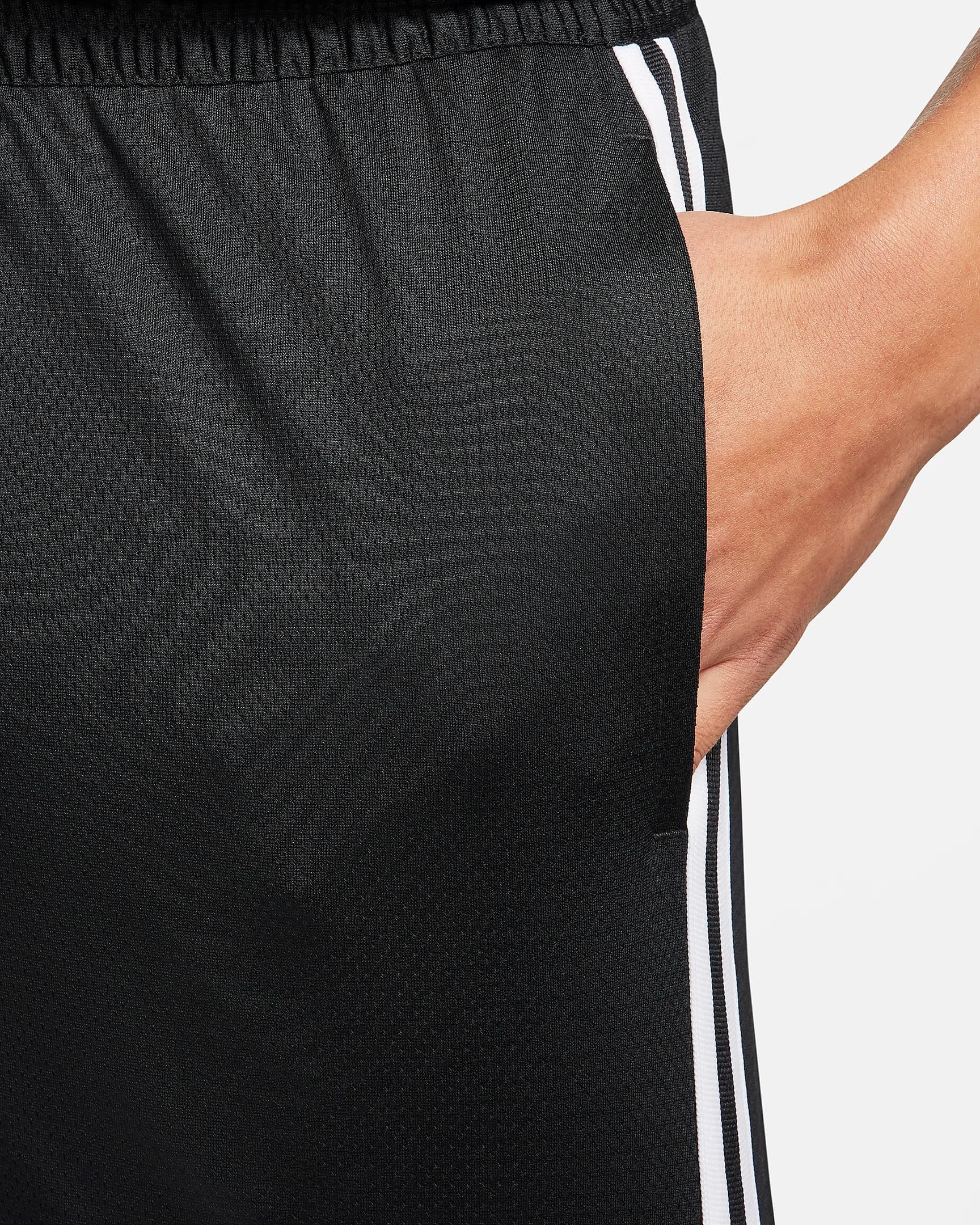 МУЖСКИЕ ШОРТЫ NIKE DF DNA 8IN SHORT (FN2651-010)