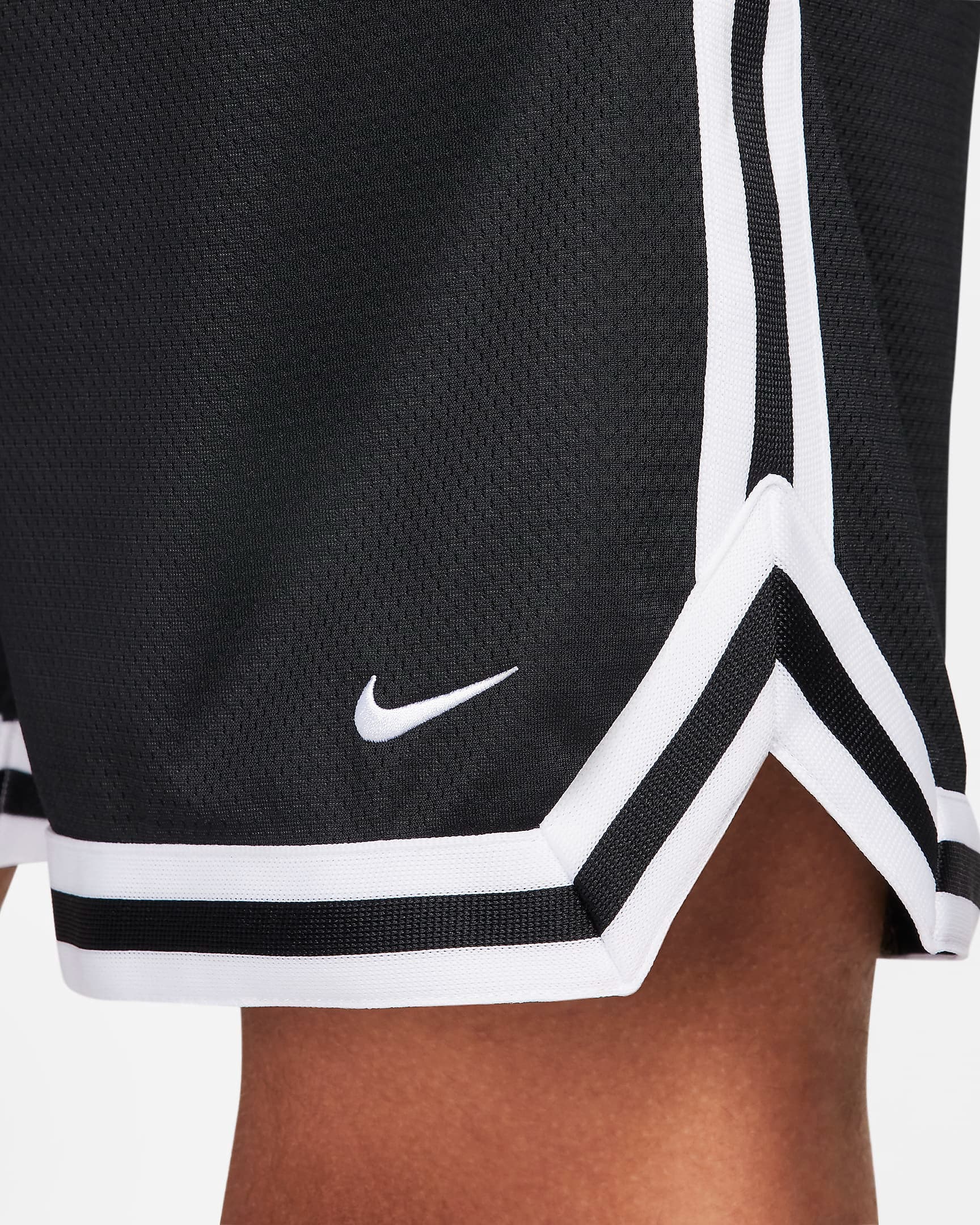 МУЖСКИЕ ШОРТЫ NIKE DF DNA 8IN SHORT (FN2651-010)
