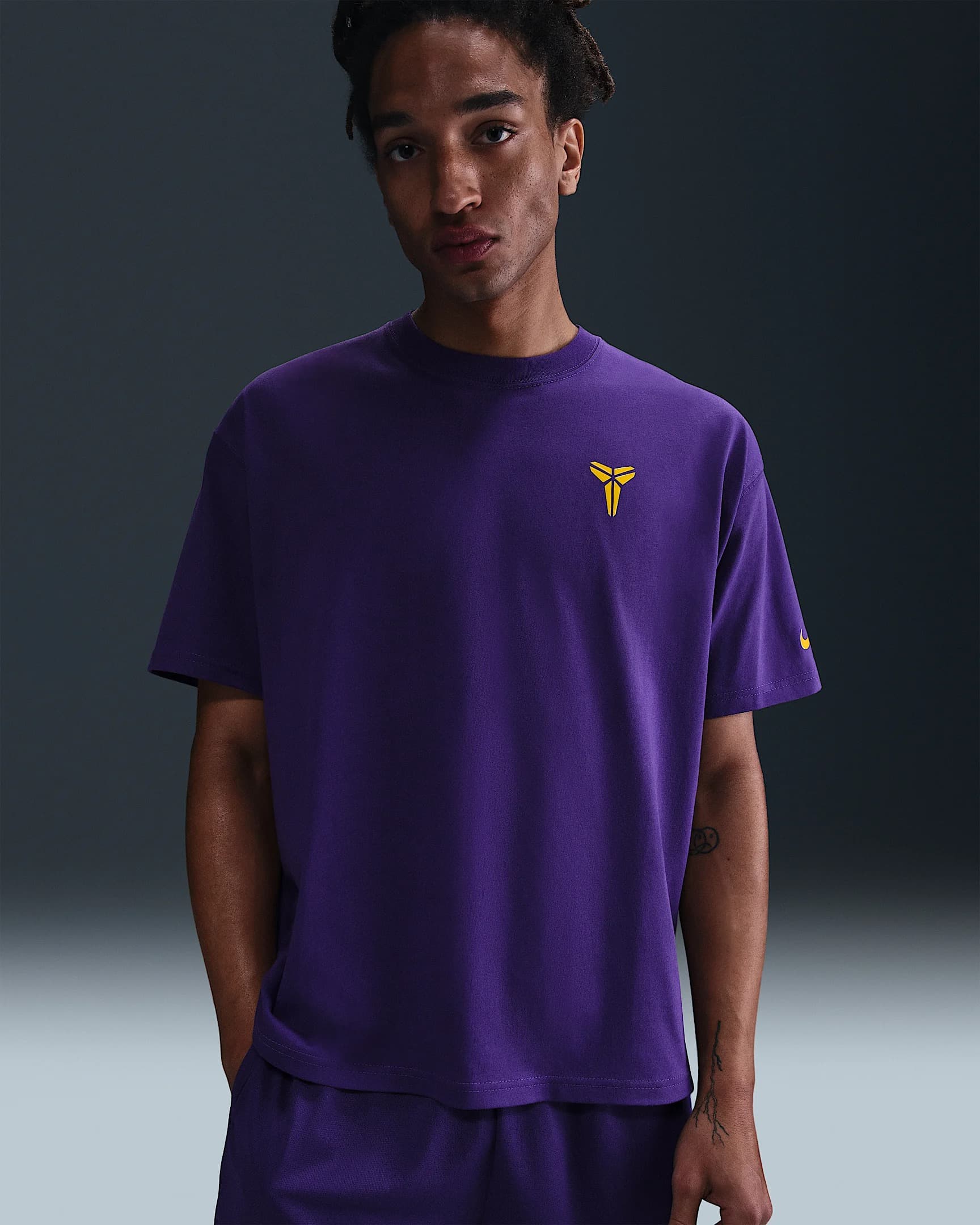 ЧОЛОВІЧА ФУТБОЛКА NIKE KOBY BRYANT U NK TEE BETTERMENTAL (HJ3318-504)