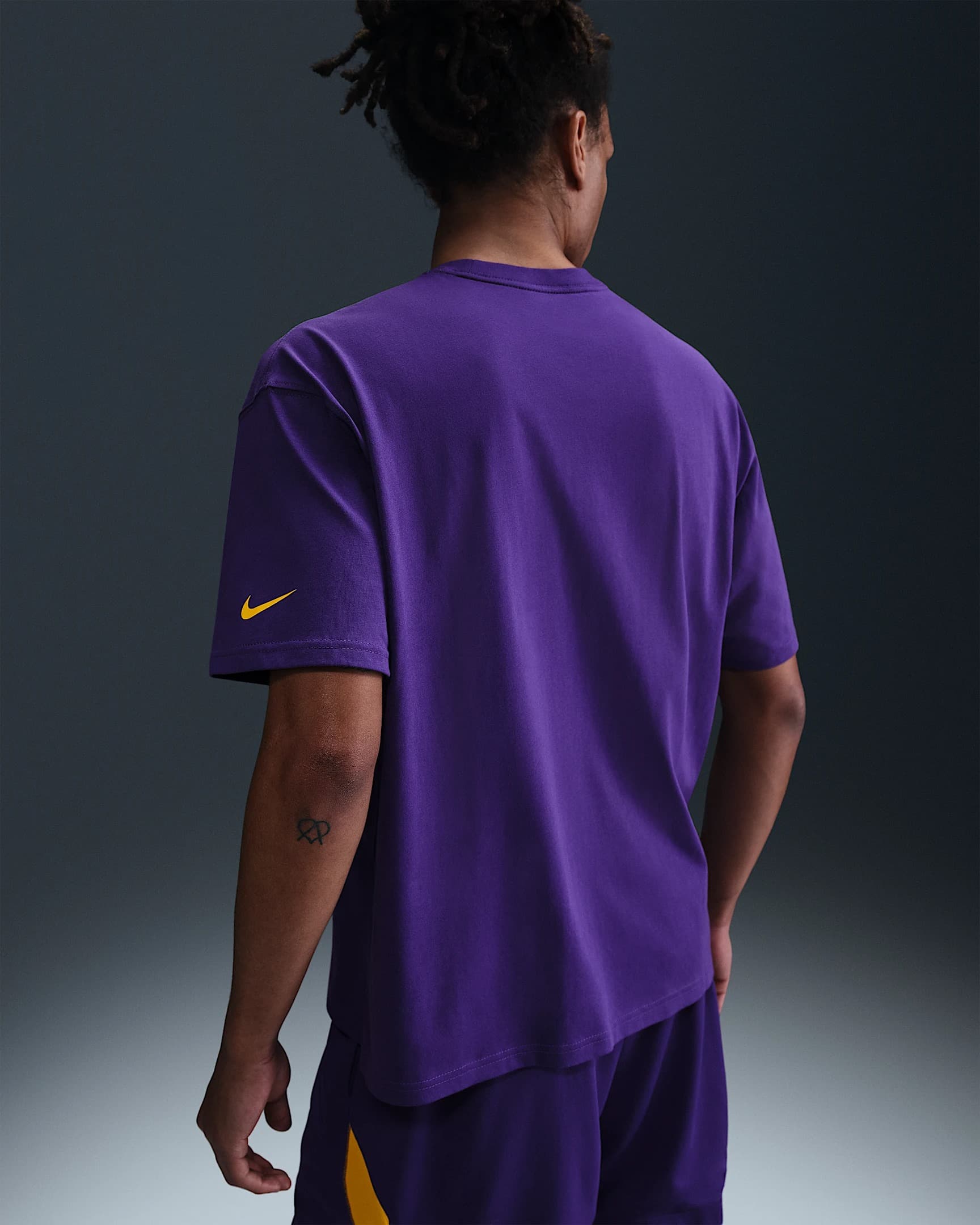 ЧОЛОВІЧА ФУТБОЛКА NIKE KOBY BRYANT U NK TEE BETTERMENTAL (HJ3318-504)