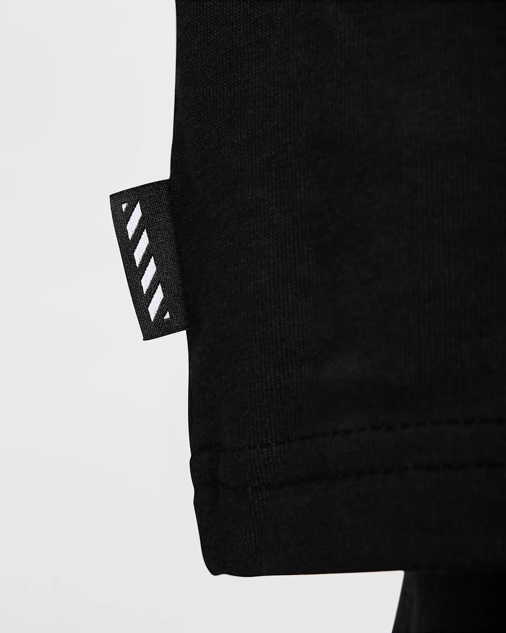 ЧОЛОВІЧА ФУТБОЛКА NIKE NSW TEE M90 FW CONNECT (HJ0578-010)