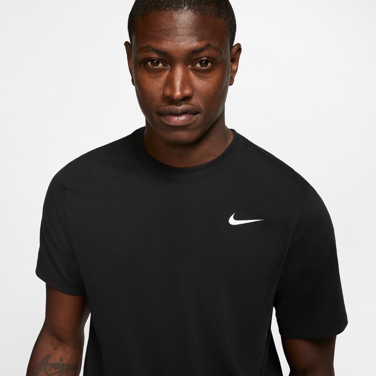 ЧОЛОВІЧА ФУТБОЛКА NIKE DRY TEE DFC CREW SOLID (AR6029-010)