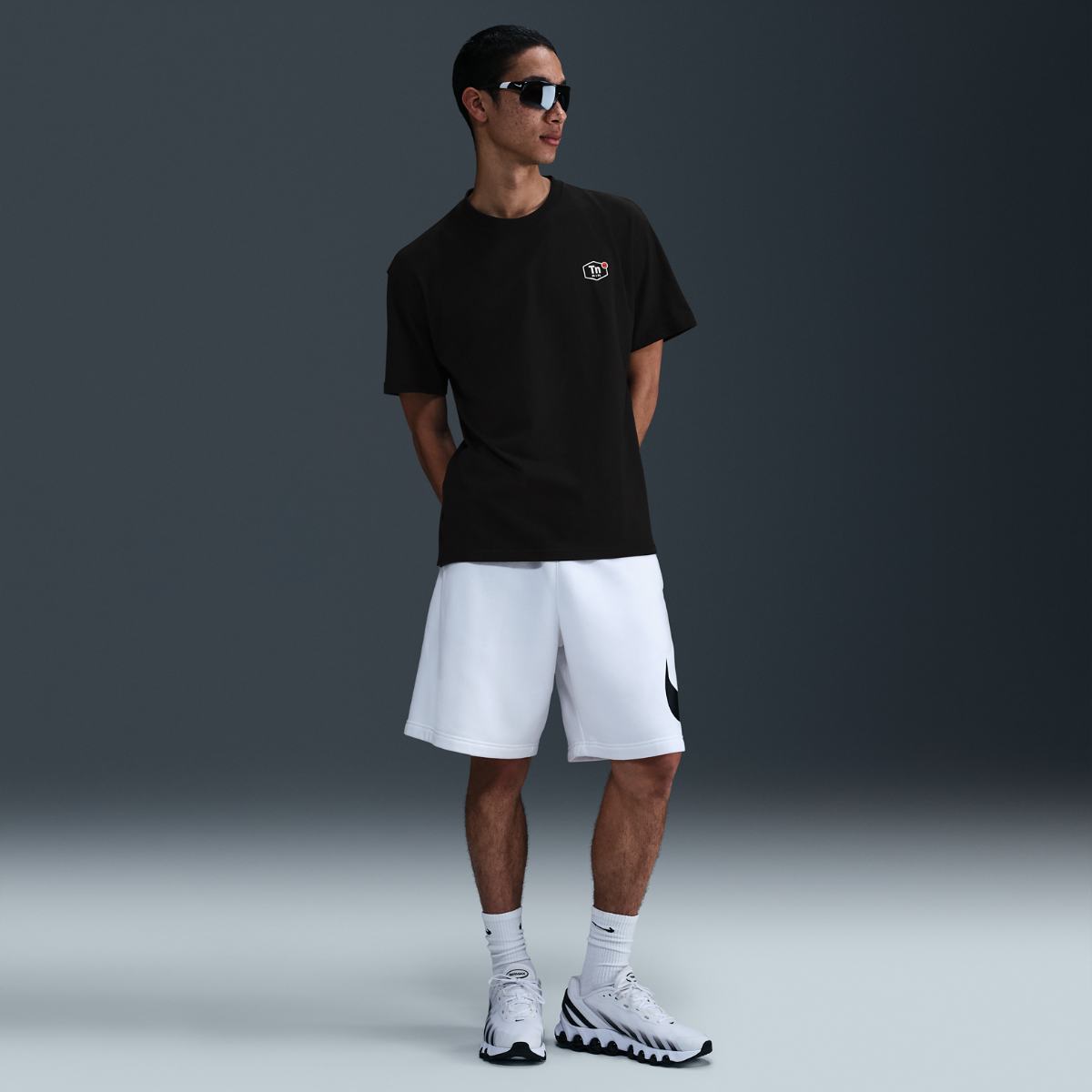 МУЖСКАЯ ФУТБОЛКА NIKE U NSW TEE M90 OC FESTIVAL HBR (HJ0750-010)