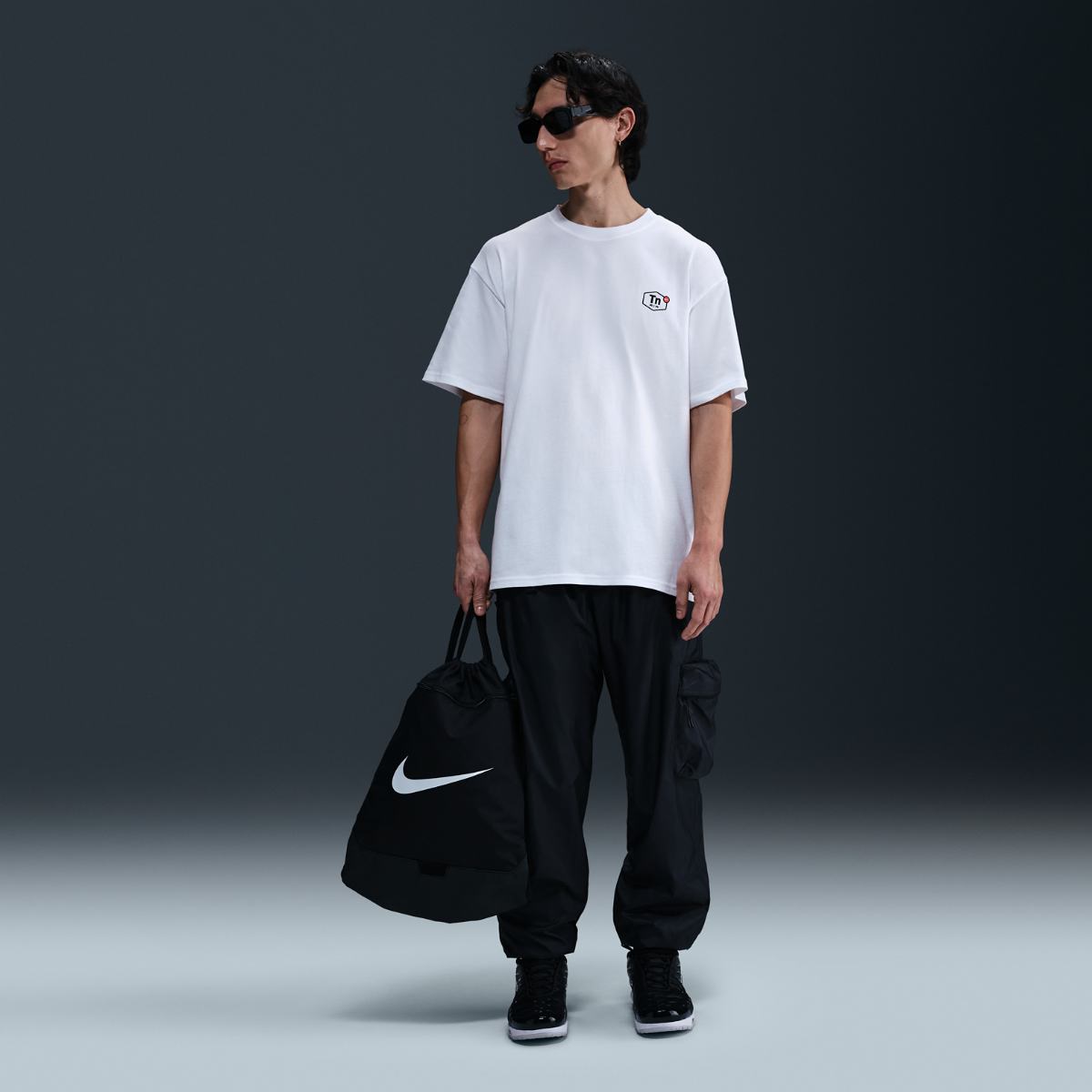 МУЖСКАЯ ФУТБОЛКА NIKE U NSW TEE M90 OC FESTIVAL HBR (HJ0750-100)