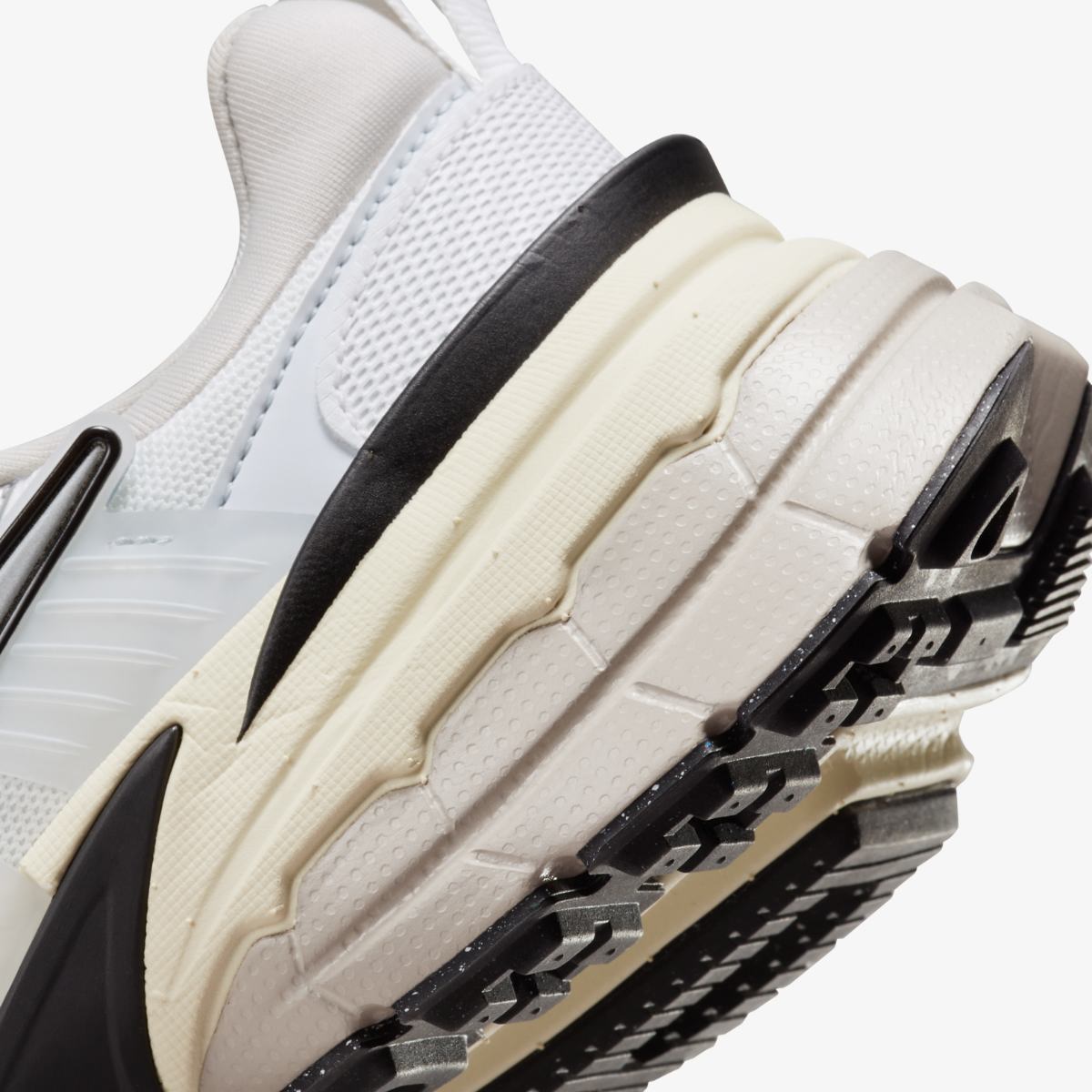 WOMEN'S NIKE V2K RUN SNEAKERS (FD0736-100)