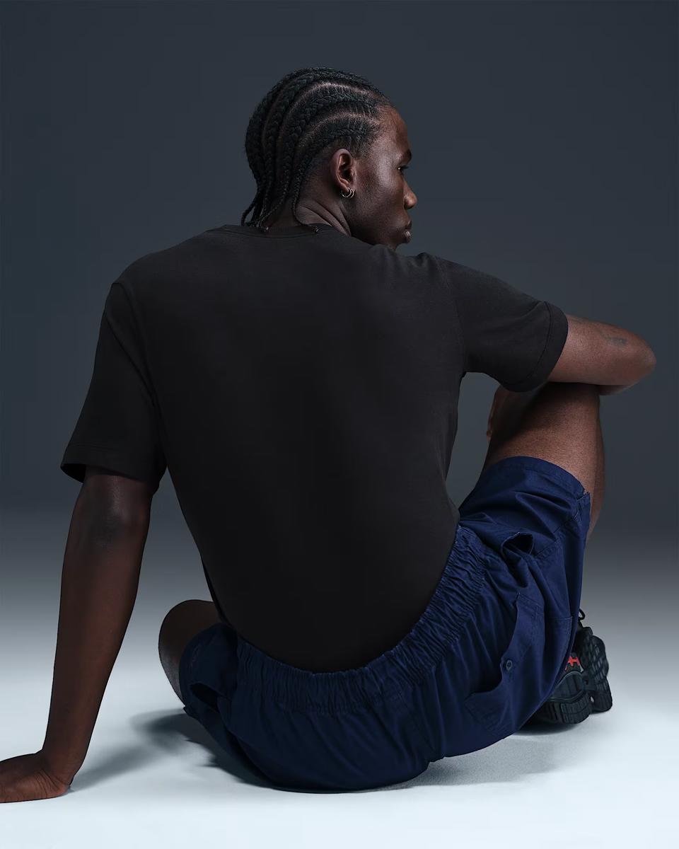 ЧОЛОВІЧА ФУТБОЛКА NIKE U NSW TEE OC PHOTO 1 (HJ0752-010)