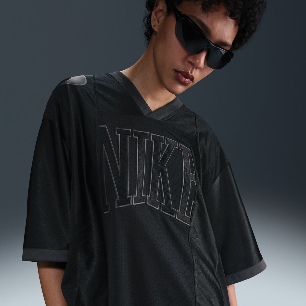 WOMEN'S NIKE NSW STREET SS GX JRSY TOP (HJ0280-010) | BIG KROSS