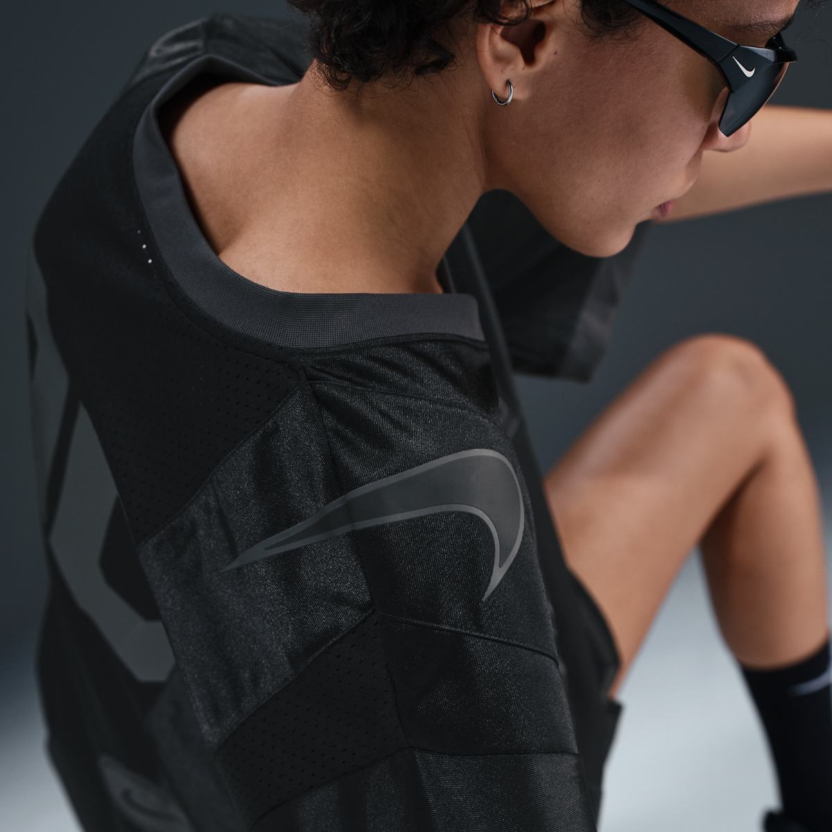 WOMEN'S NIKE NSW STREET SS GX JRSY TOP (HJ0280-010)