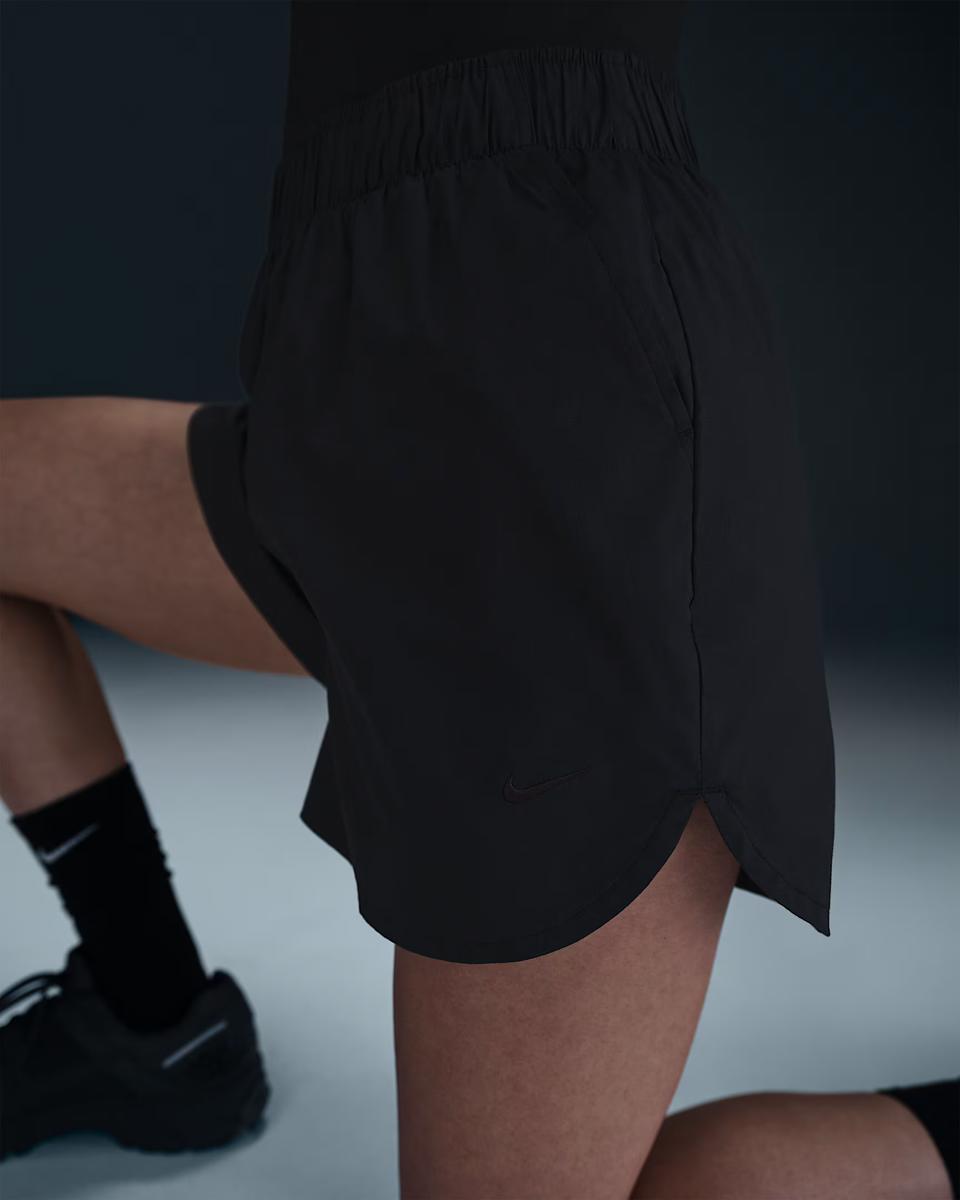 WOMEN'S SHORTS NIKE NSW NK CHLL PPLN HR 4' SHORT (HJ0721-010)