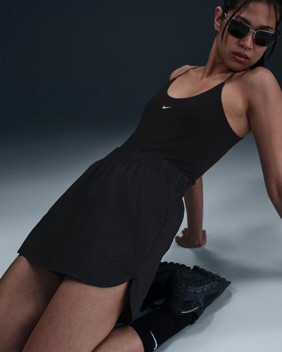 WOMEN'S SHORTS NIKE NSW NK CHLL PPLN HR 4' SHORT (HJ0721-010)