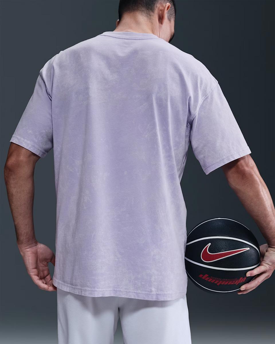 МУЖСКАЯ ФУТБОЛКА NIKE TEE M90 OC SU25 (HJ3434-515)
