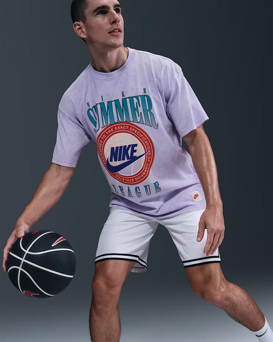 МУЖСКАЯ ФУТБОЛКА NIKE TEE M90 OC SU25 (HJ3434-515)