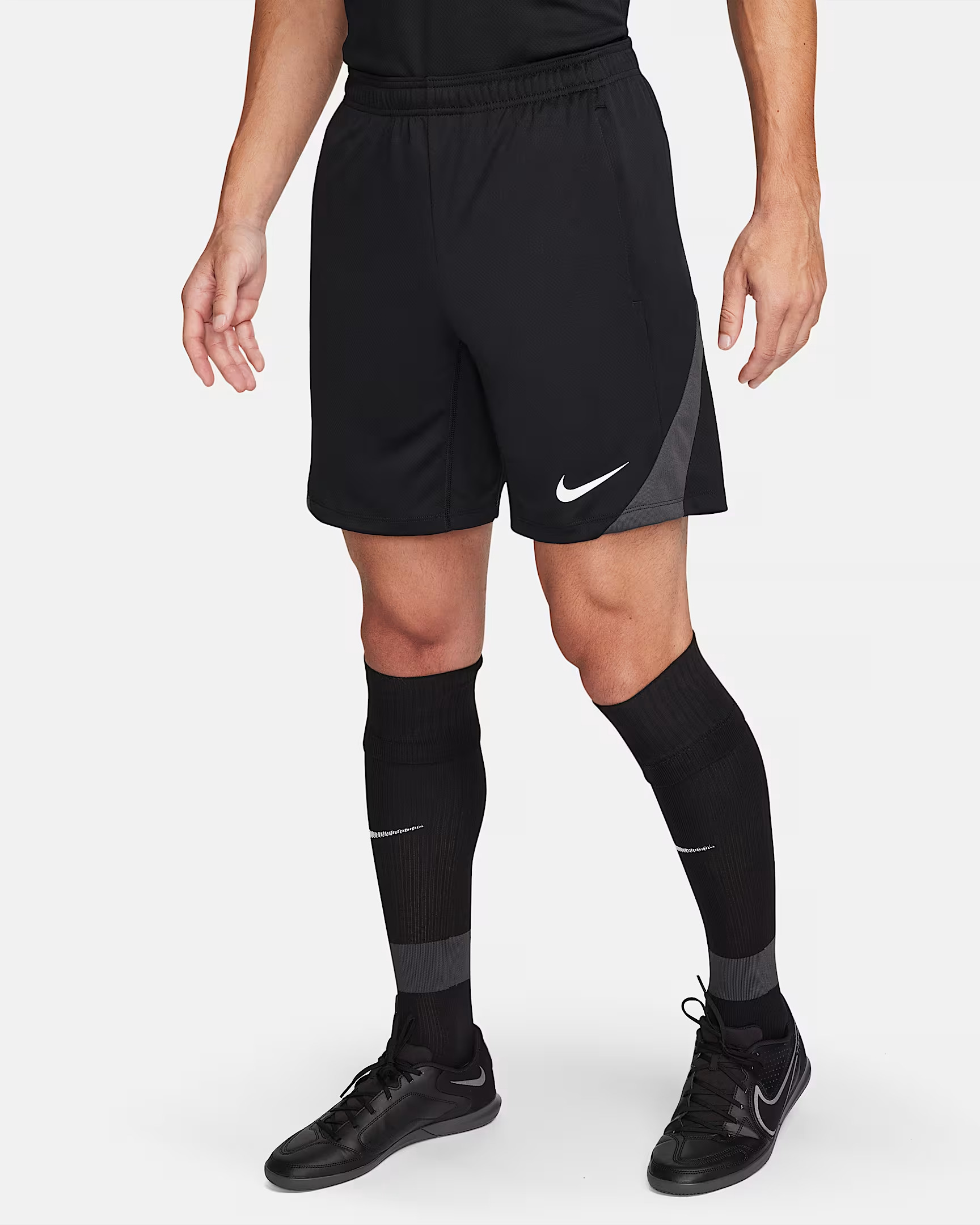 ЧОЛОВІЧІ ШОРТИ NIKE DF STRK SHORT KZ (FN2401-010)