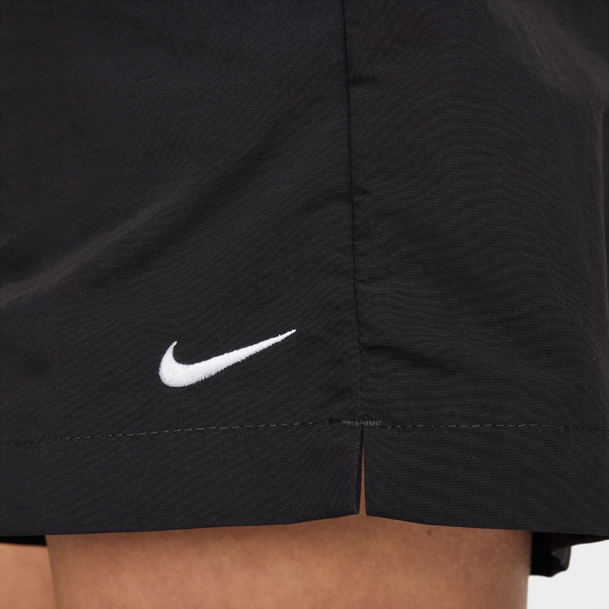 WOMEN'S SHORTS NIKE NSW ESSNTL MR 5IN WVN SHRT (FV6622-010)