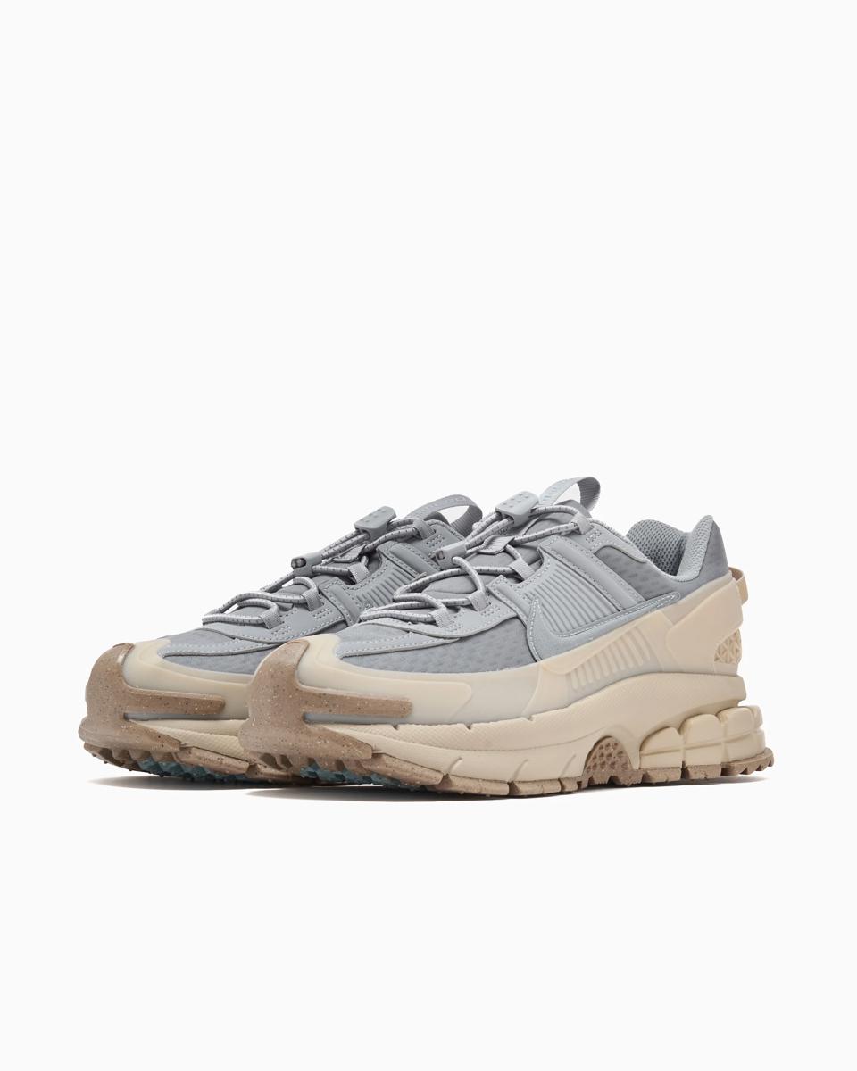 МУЖСКИЕ КРОССОВКИ NIKE ZOOM VOMERO ROAM (HJ4646-001)