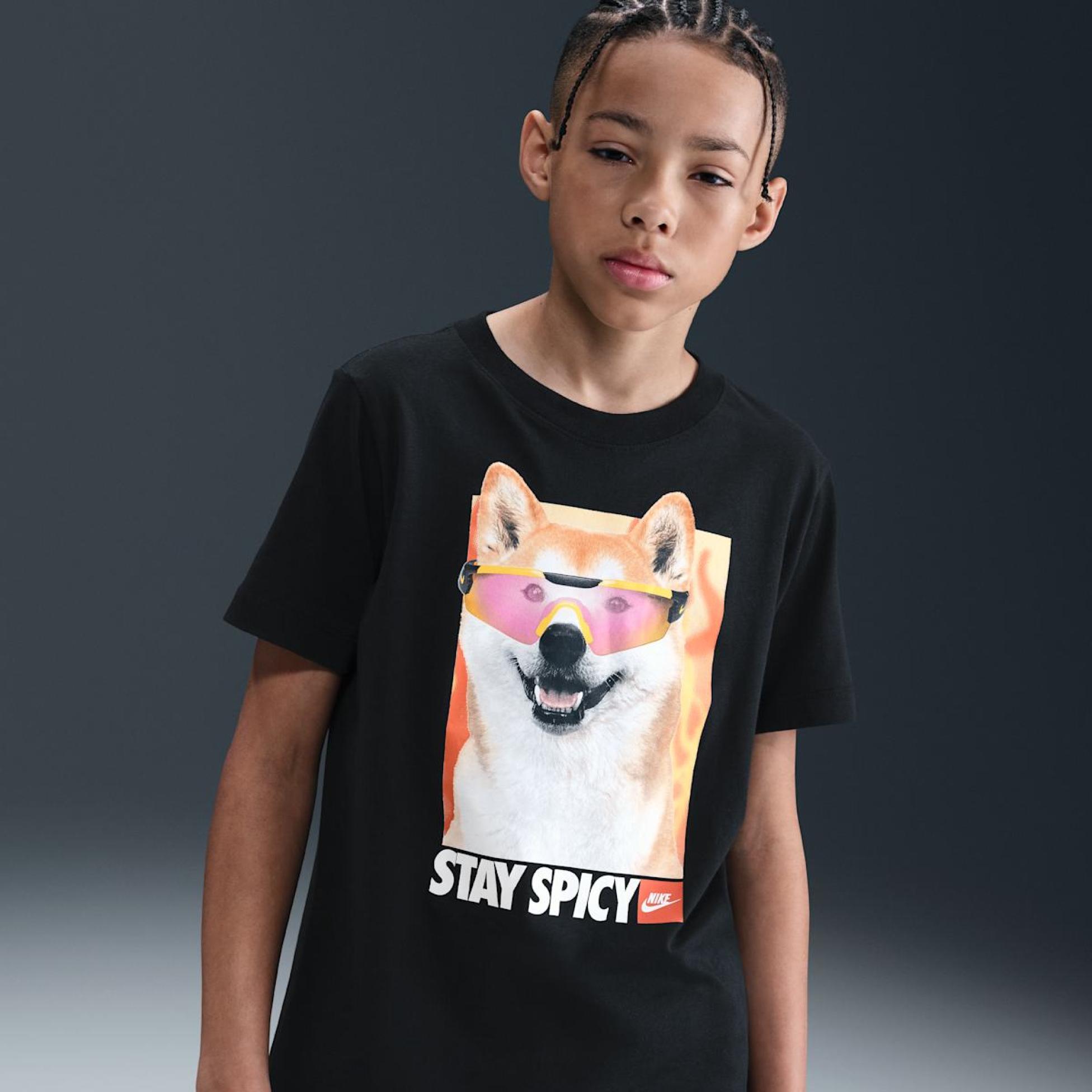 TEEN NIKE NSW TEE PHOTO SHIBA (HV5206-010)