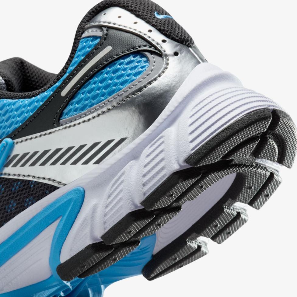 NIKE UNISEX V5 RNR SNEAKERS (HQ7901-400)