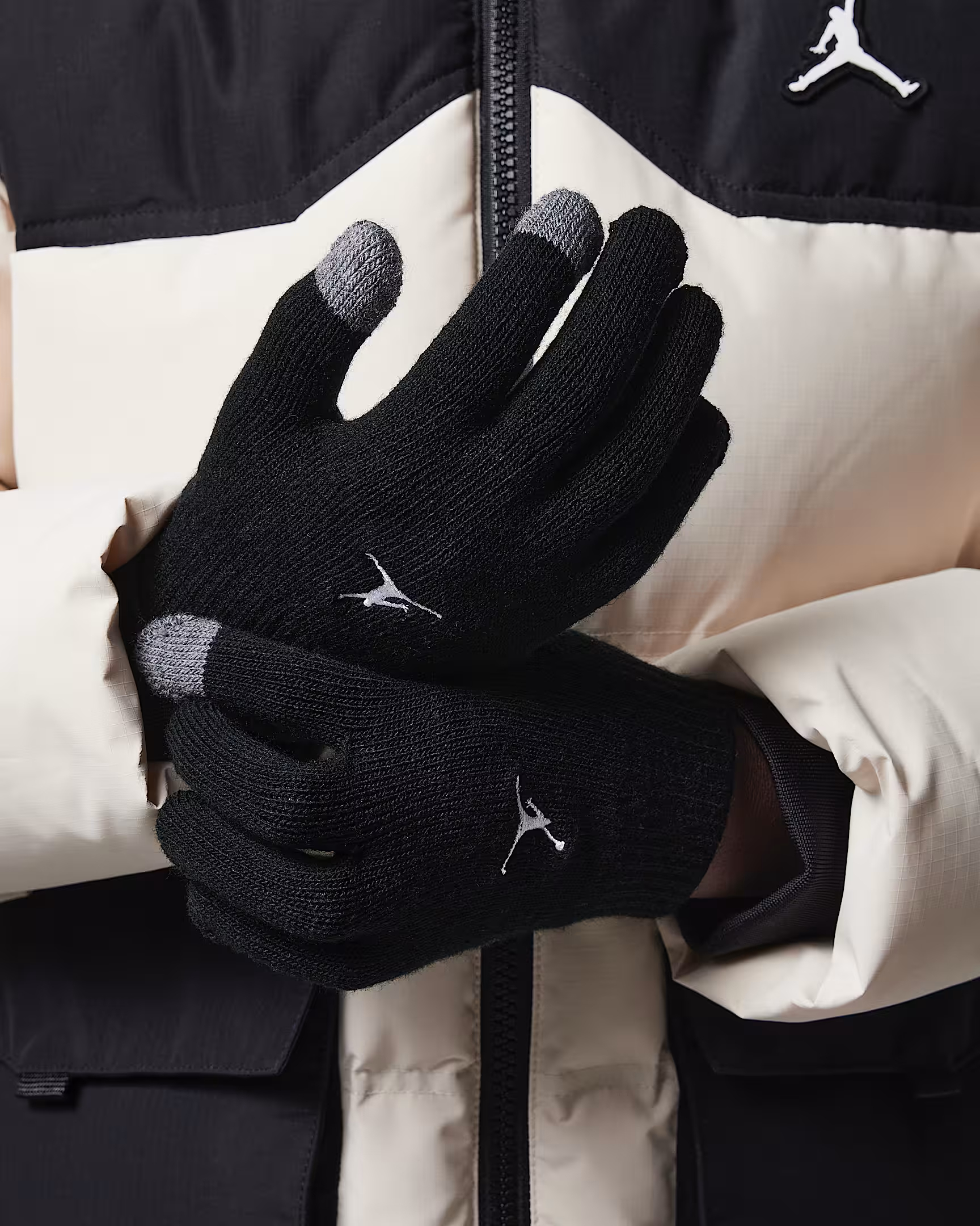 TEEN SET: HAT / GLOVES JORDAN JAN ESSENTIALS BEANIE S (9A0836-023)