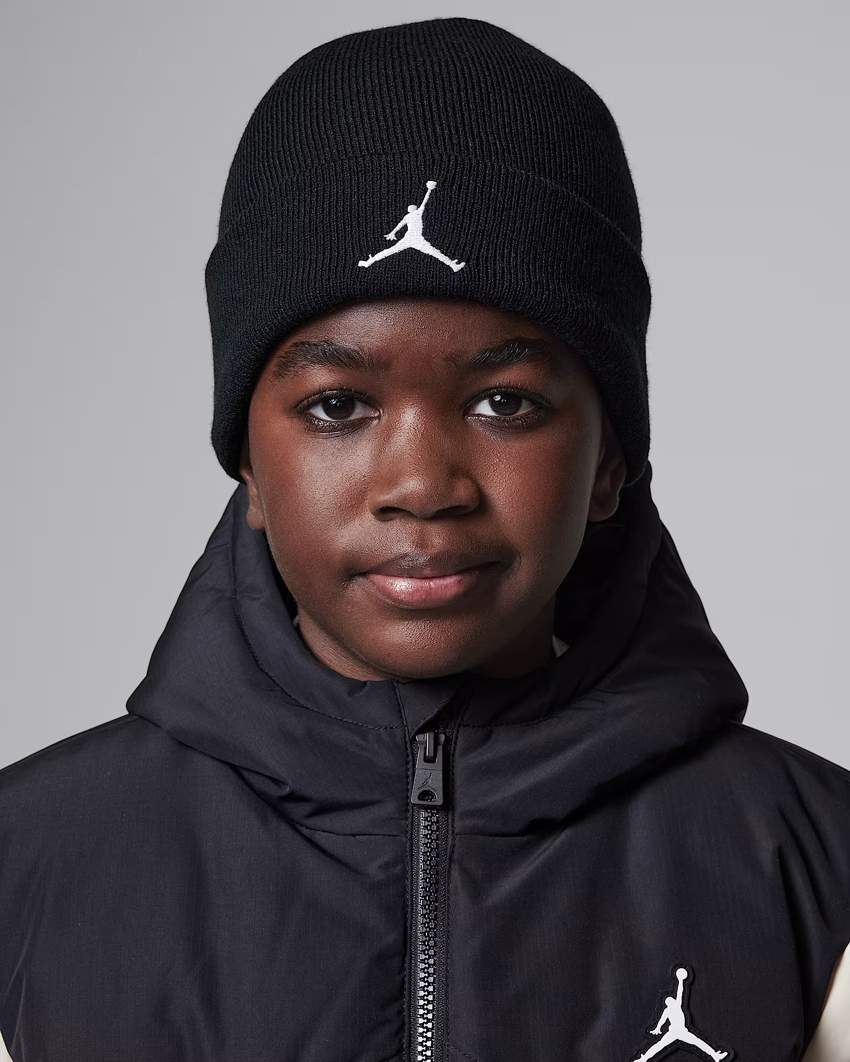 ПІДЛІТКОВИЙ НАБІР: ШАПКА / РУКАВИЦІ JORDAN JAN ESSENTIALS BEANIE S (9A0836-023)