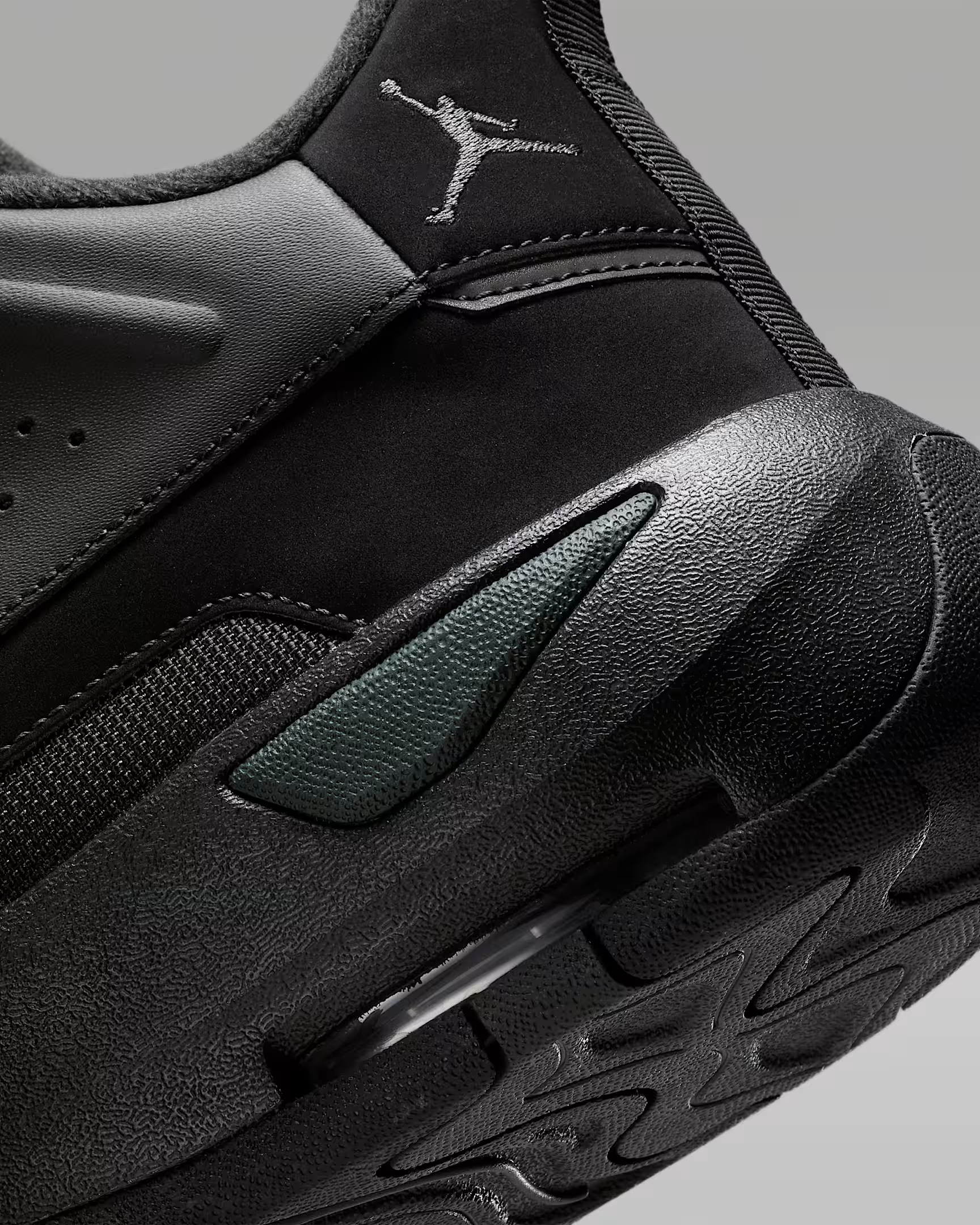 MEN'S SNEAKERS JORDAN MAX AURA 7 (HQ2091-001)