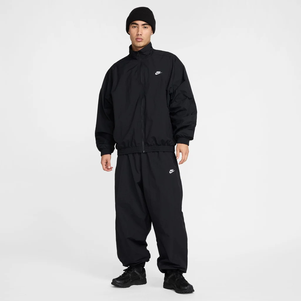 ЧОЛОВІЧА ВІТРОВКА NIKE CLUB WVN TRK JKT OS (HQ6109-010)